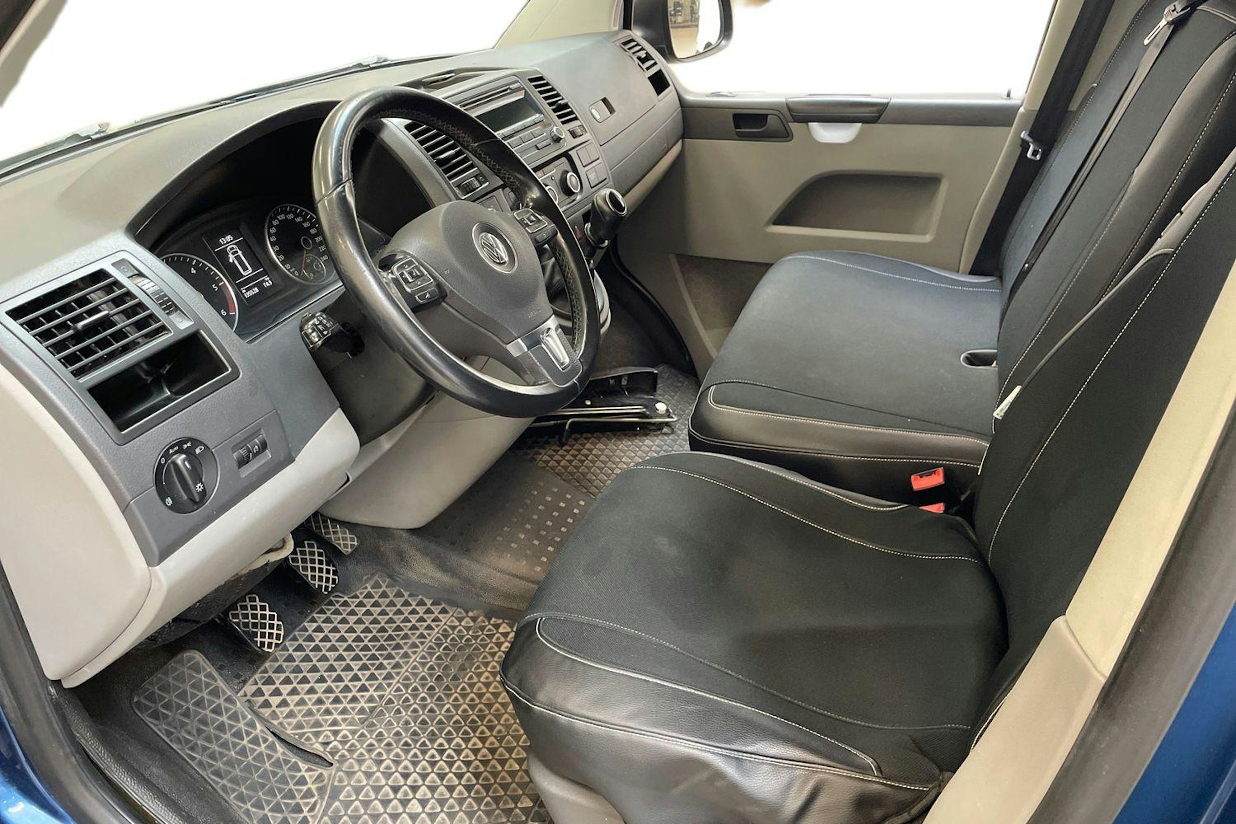 sininen Volkswagen Transporter 2014 kuva 3.