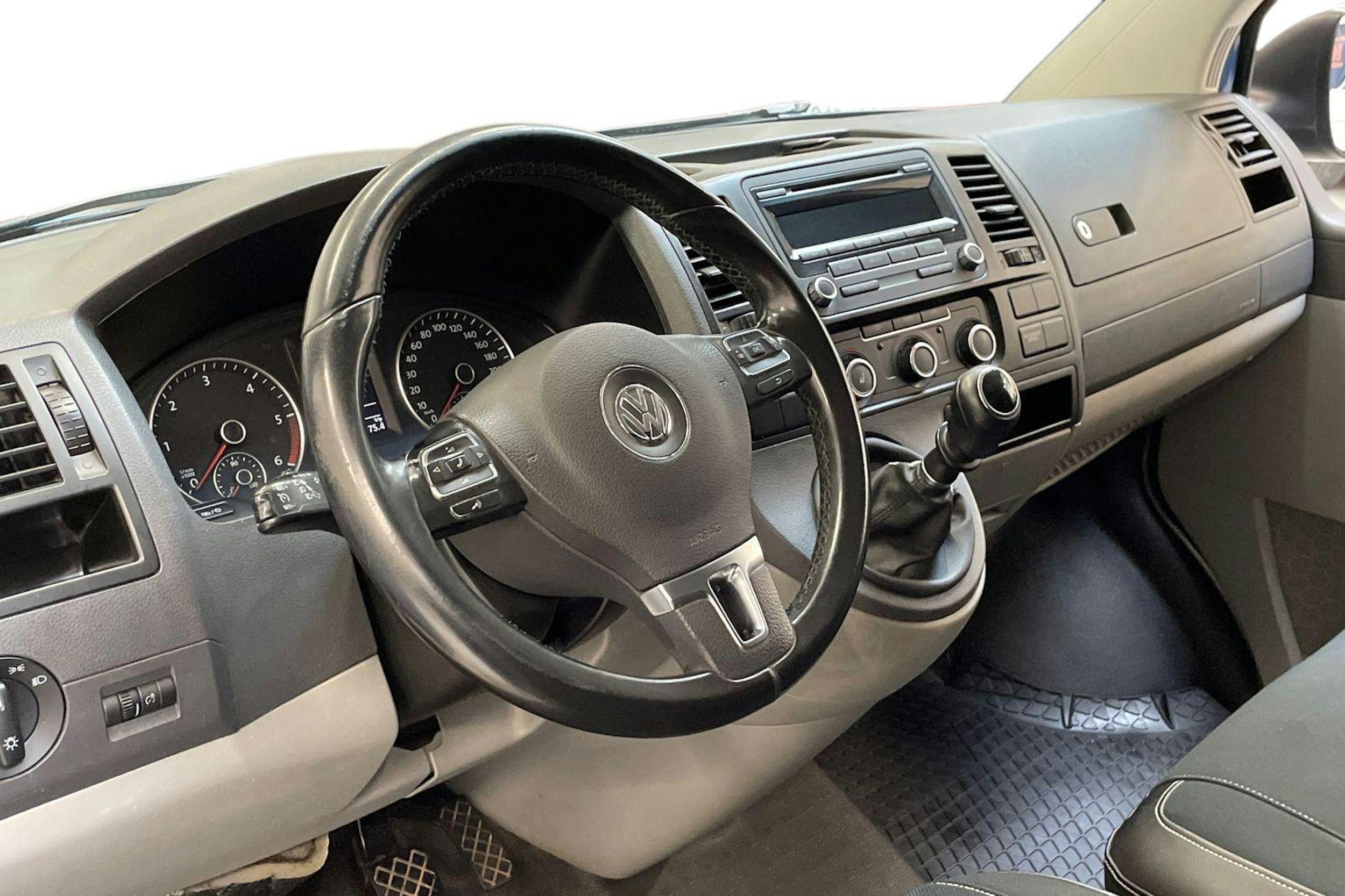 sininen Volkswagen Transporter 2014 kuva 9.