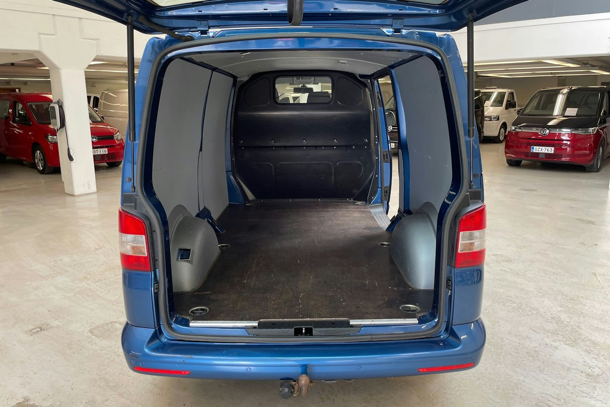 sininen Volkswagen Transporter 2014 kuva 14.