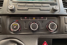 sininen Volkswagen Transporter 2014 kuva 24.