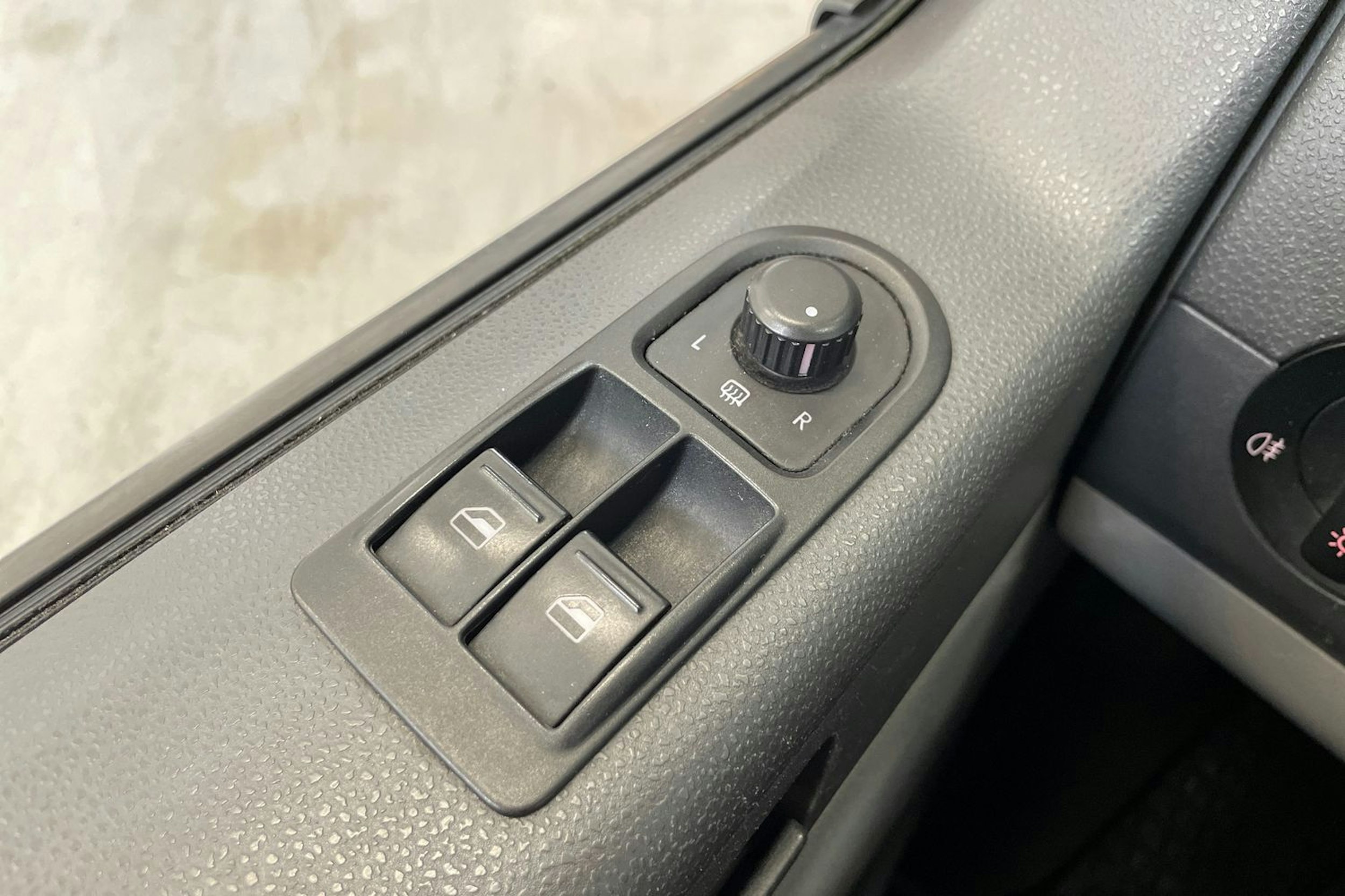 sininen Volkswagen Transporter 2014 kuva 26.