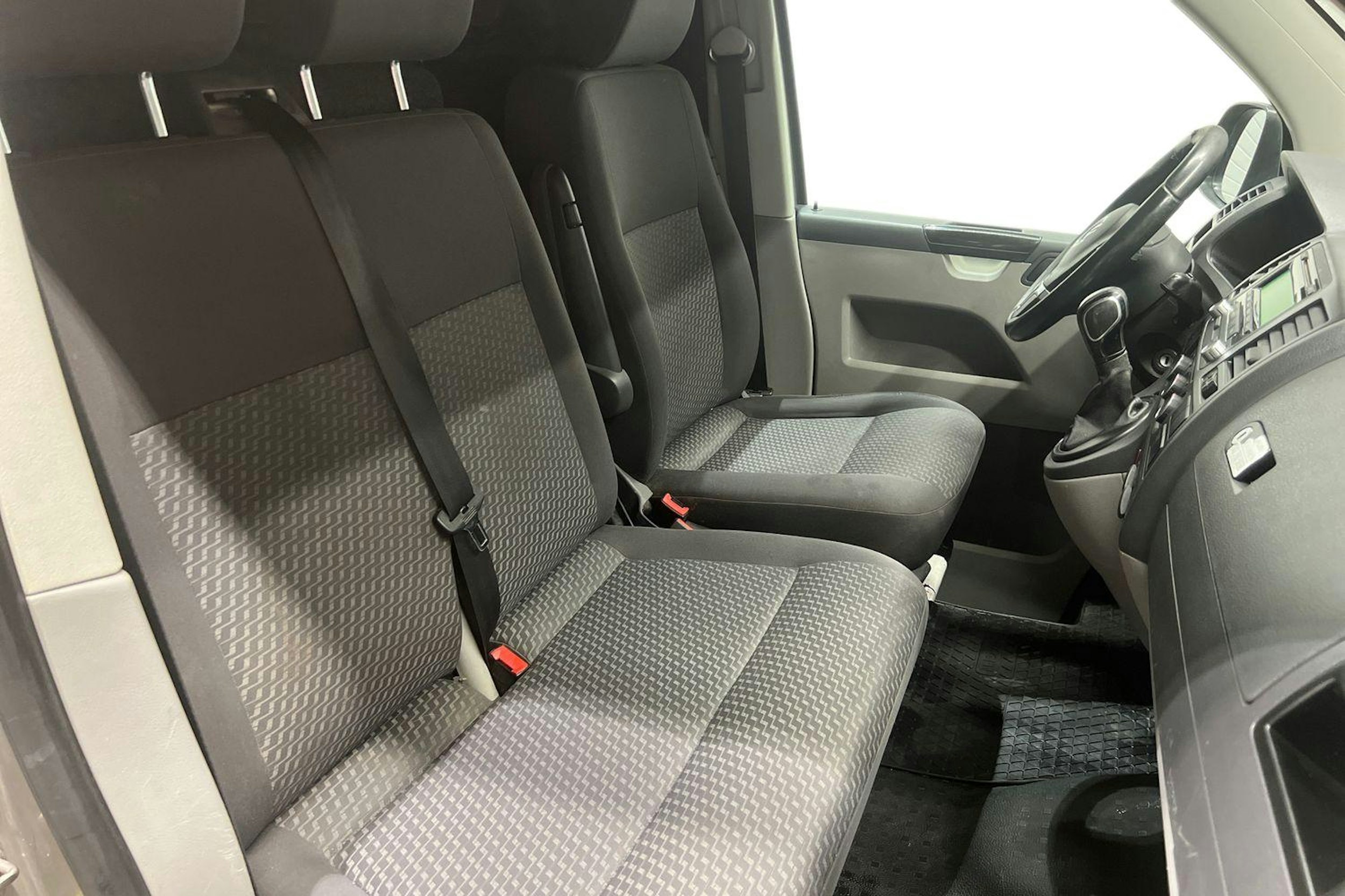 ruskea (beige) Volkswagen Transporter 2014 kuva 11.