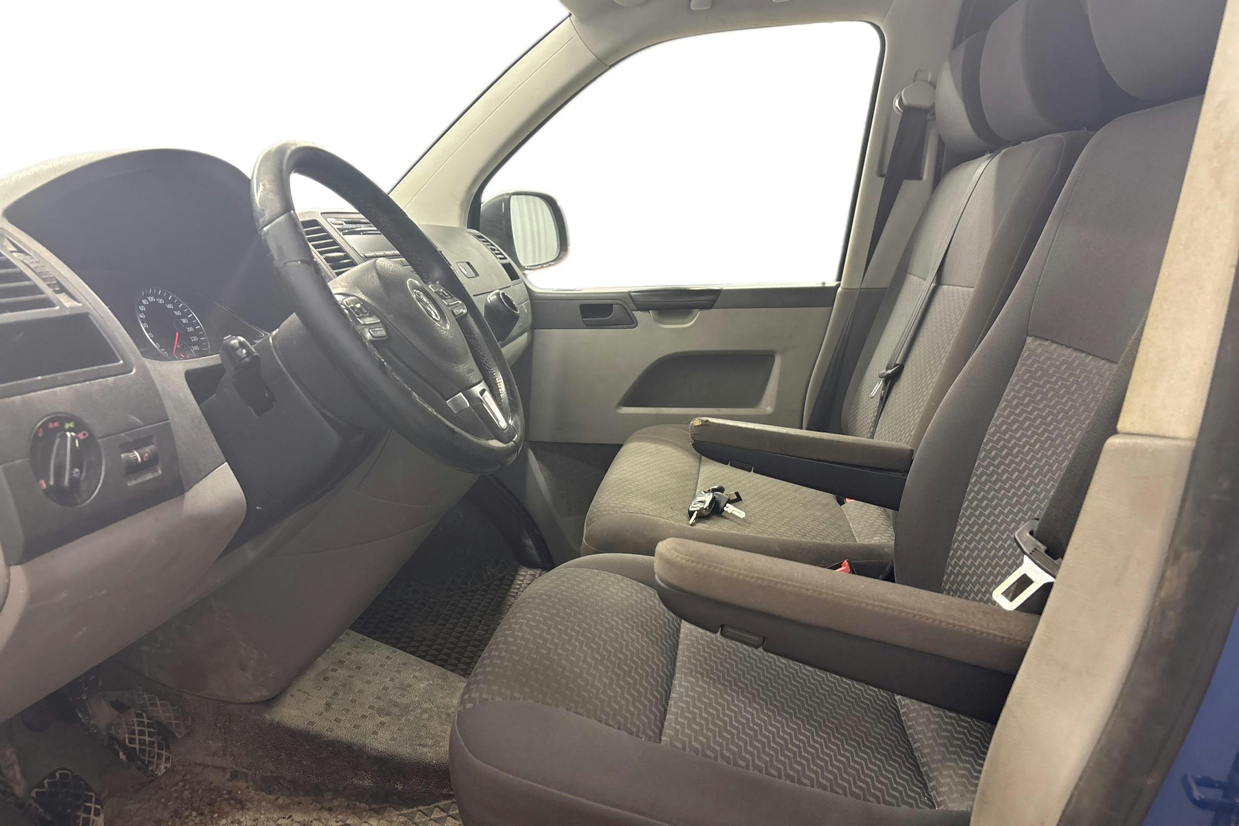 sininen Volkswagen Transporter 2014 kuva 3.