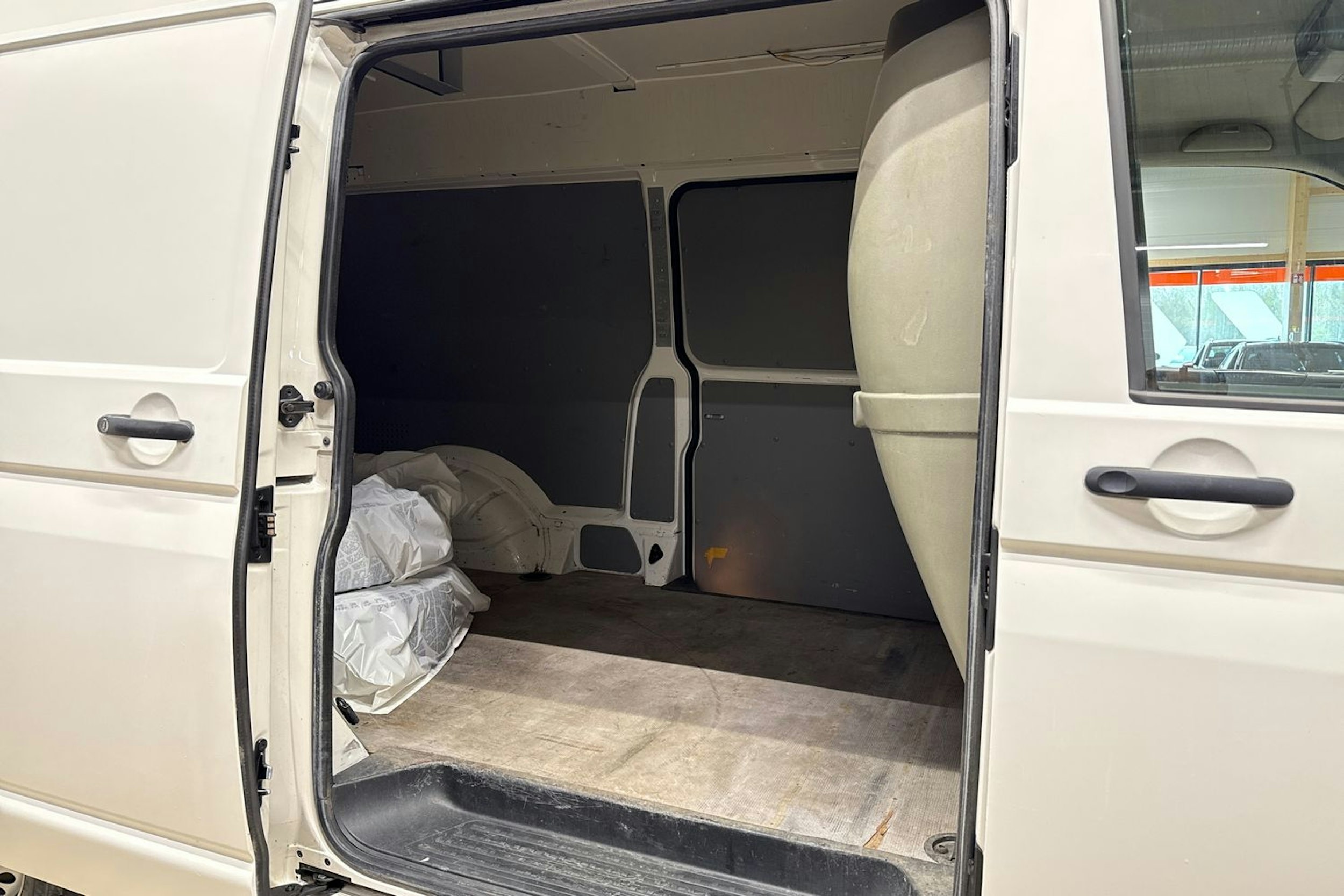 Volkswagen Transporter 2014 kuva 24.