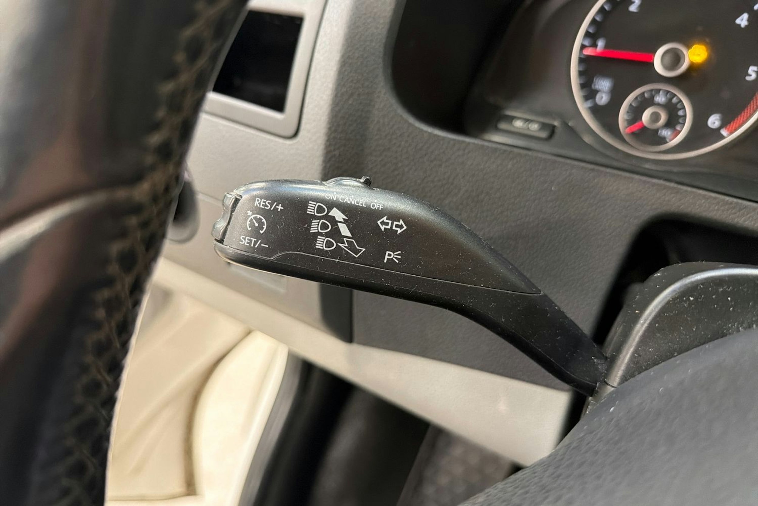 valkoinen Volkswagen Transporter 2014 kuva 14.