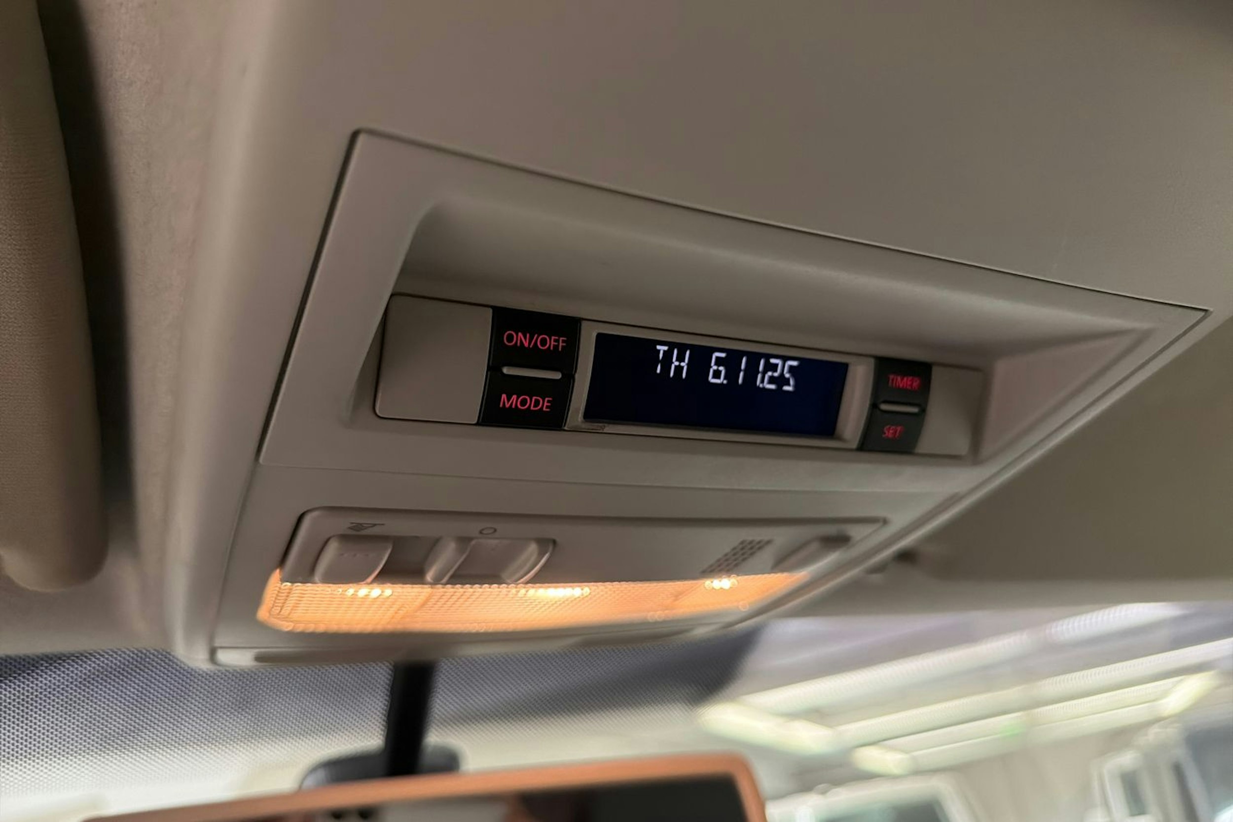 valkoinen Volkswagen Transporter 2014 kuva 16.