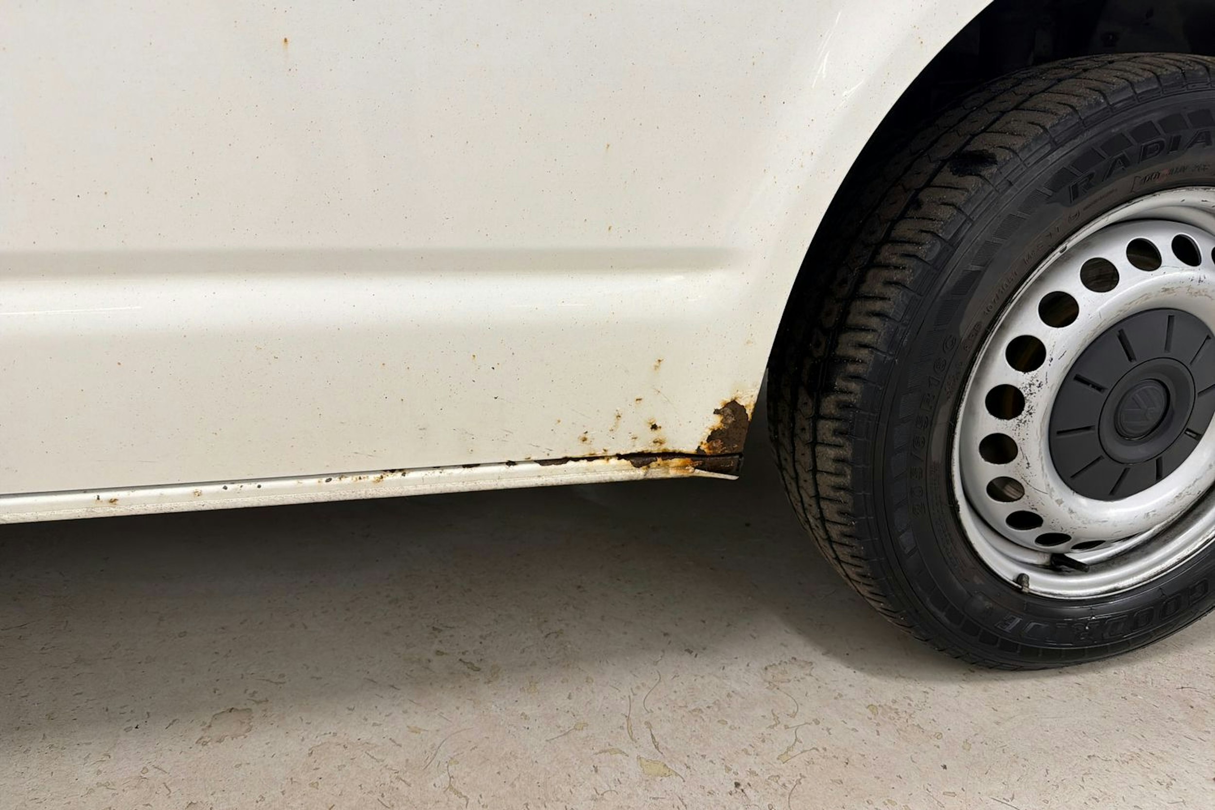 valkoinen Volkswagen Transporter 2014 kuva 25.