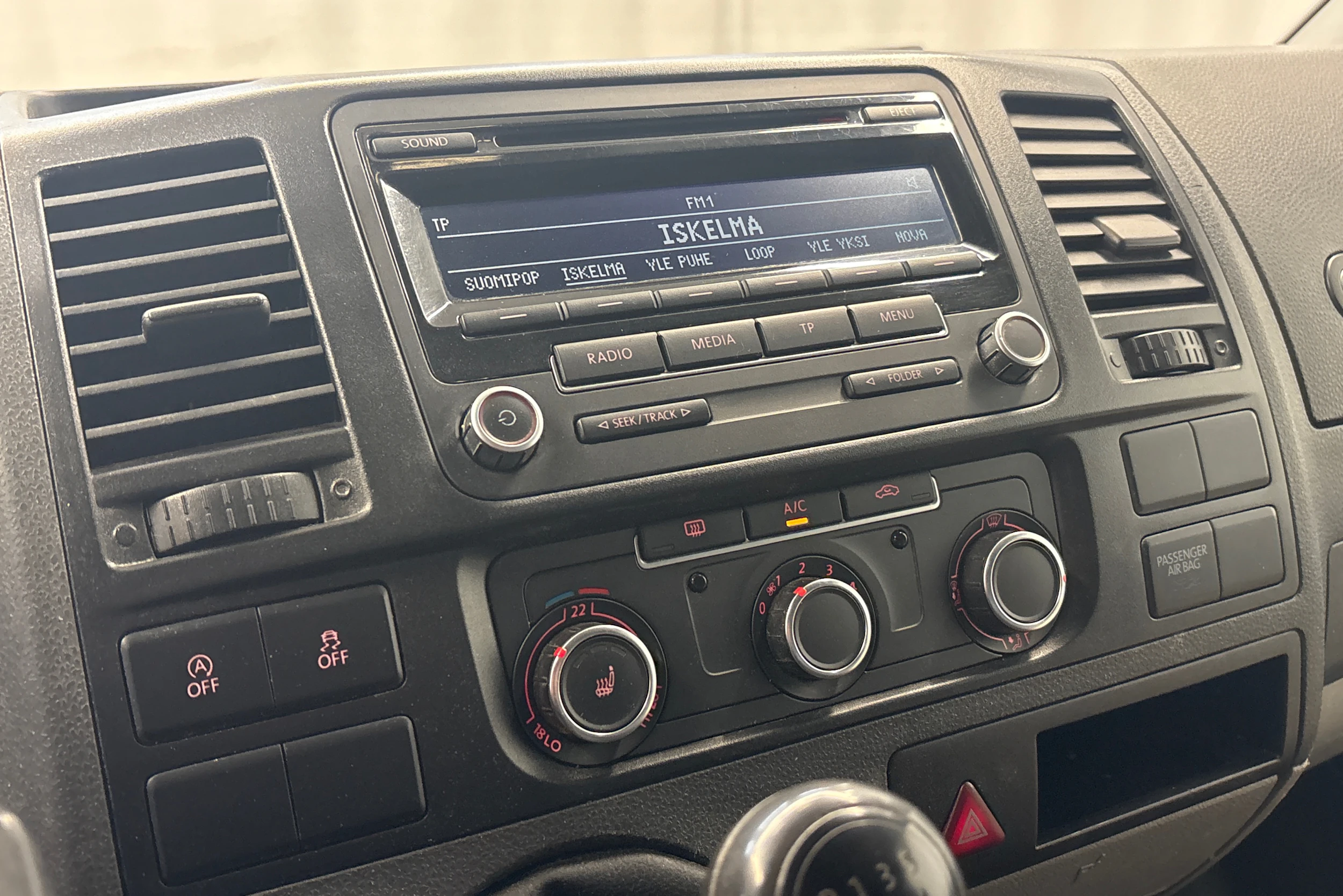 valkoinen Volkswagen Transporter 2014 kuva 11.