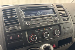 valkoinen Volkswagen Transporter 2014 kuva 11.