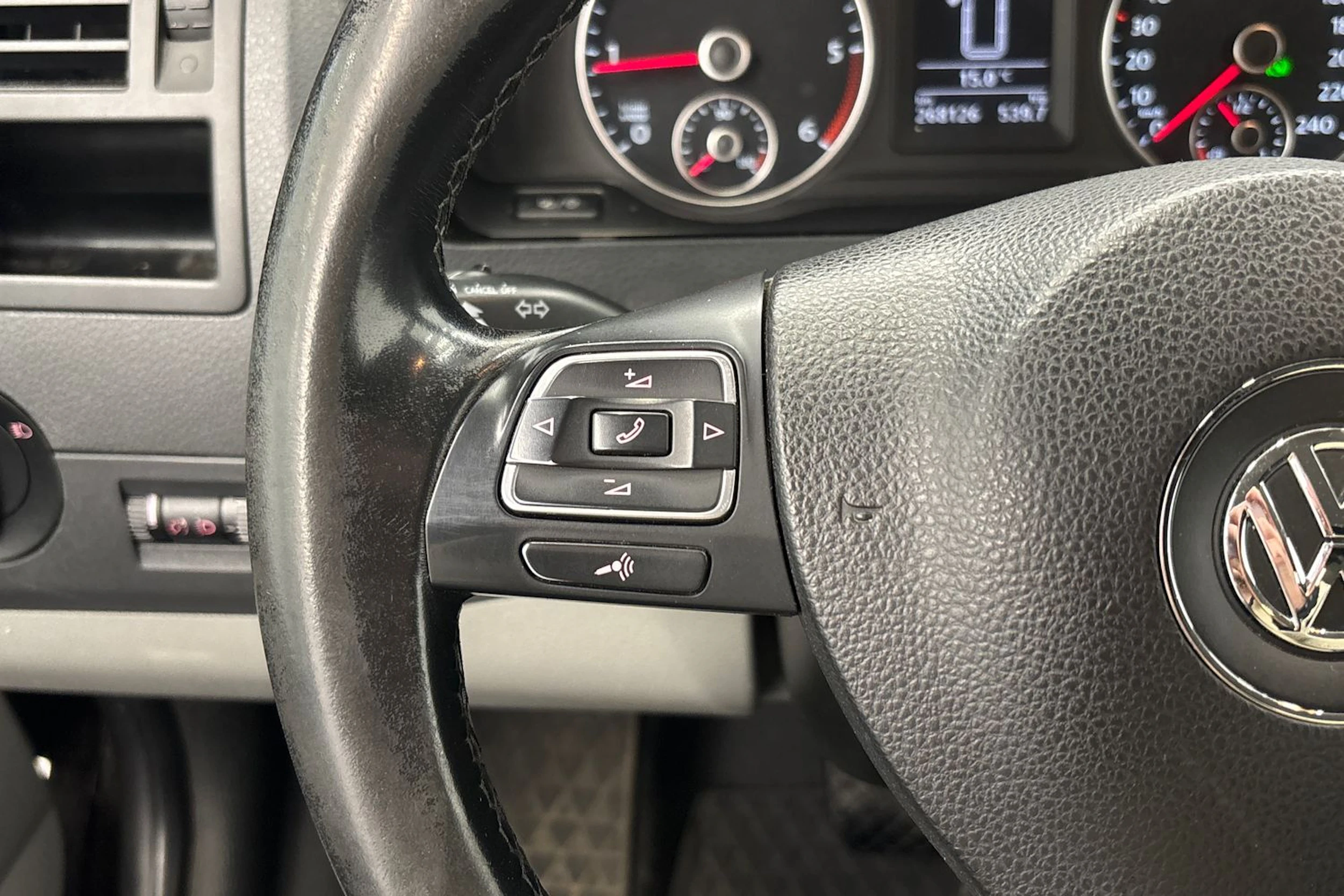 ruskea (beige) Volkswagen Transporter 2014 kuva 15.