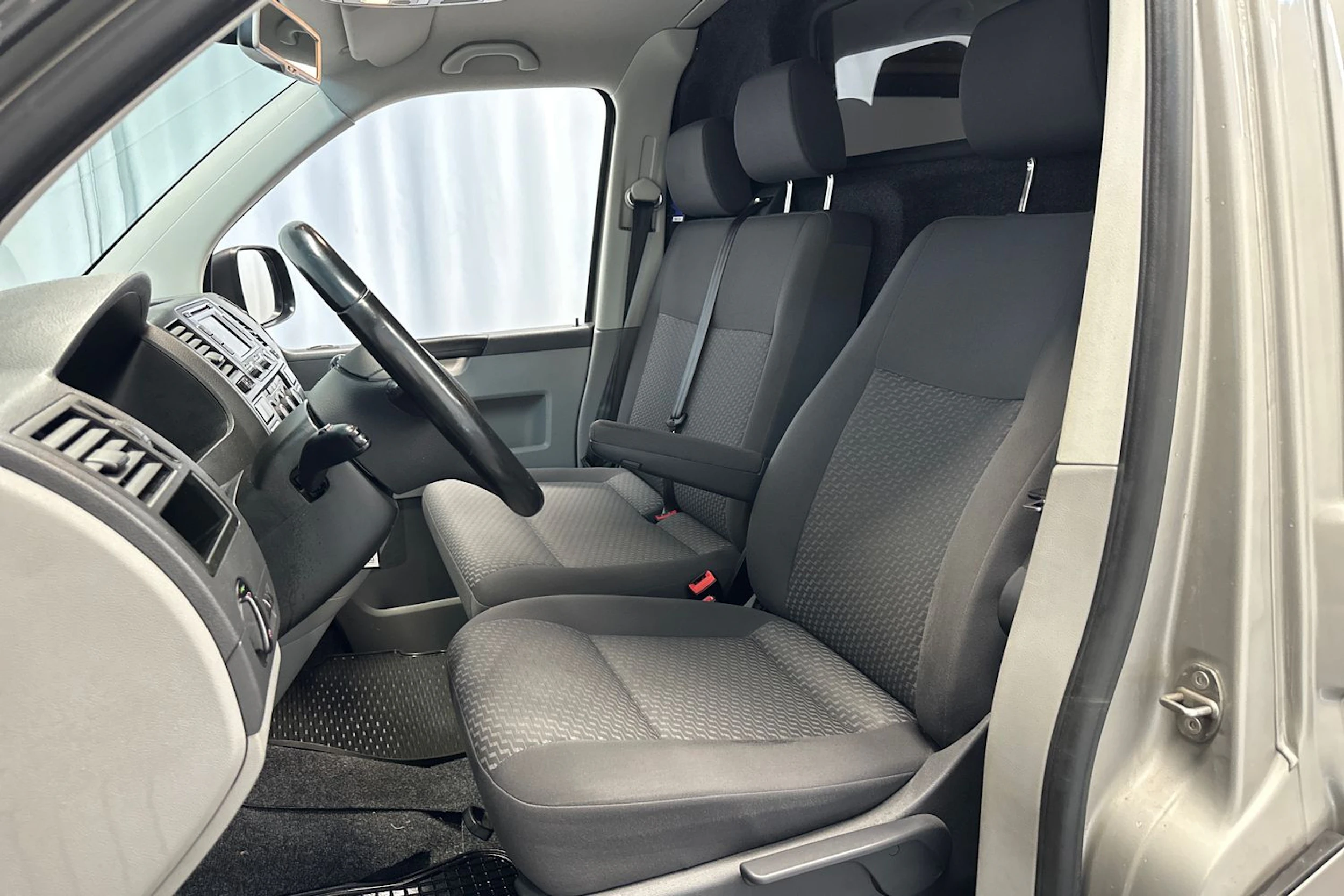 Ruskea (beige) Volkswagen TRANSPORTER 2014 kuva 10.