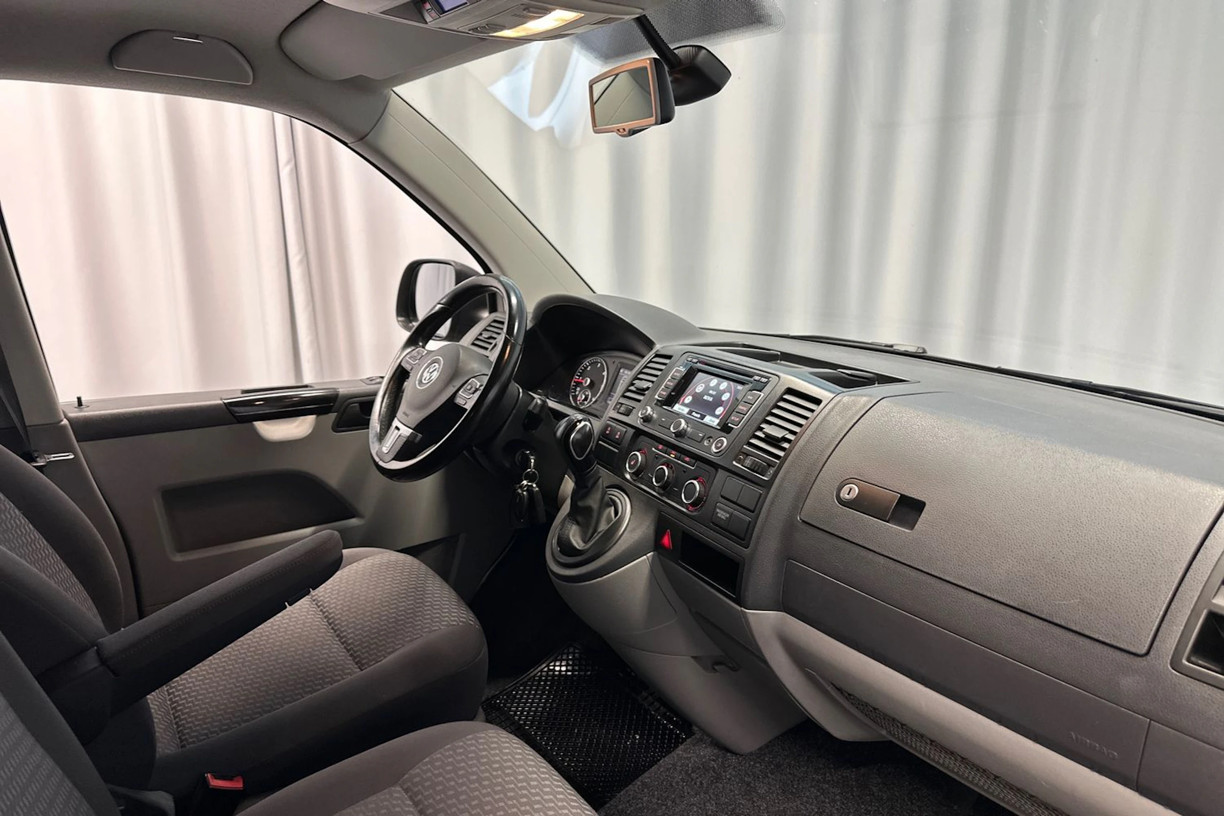 Ruskea (beige) Volkswagen TRANSPORTER 2014 kuva 12.