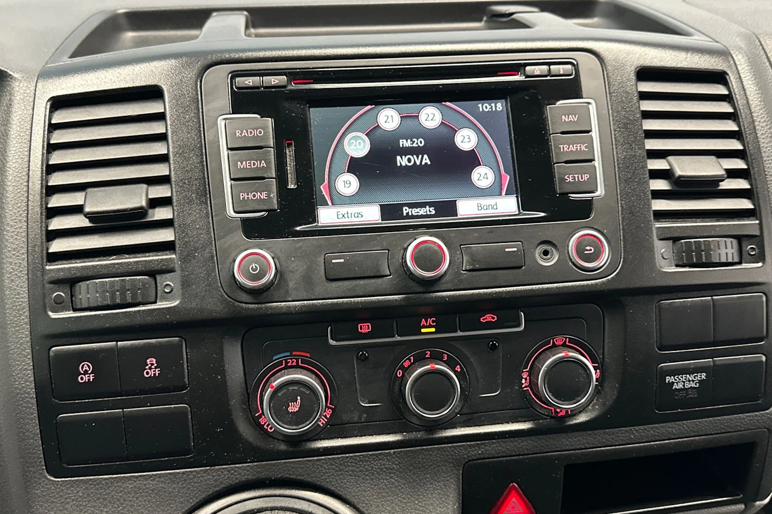 Ruskea (beige) Volkswagen TRANSPORTER 2014 kuva 23.