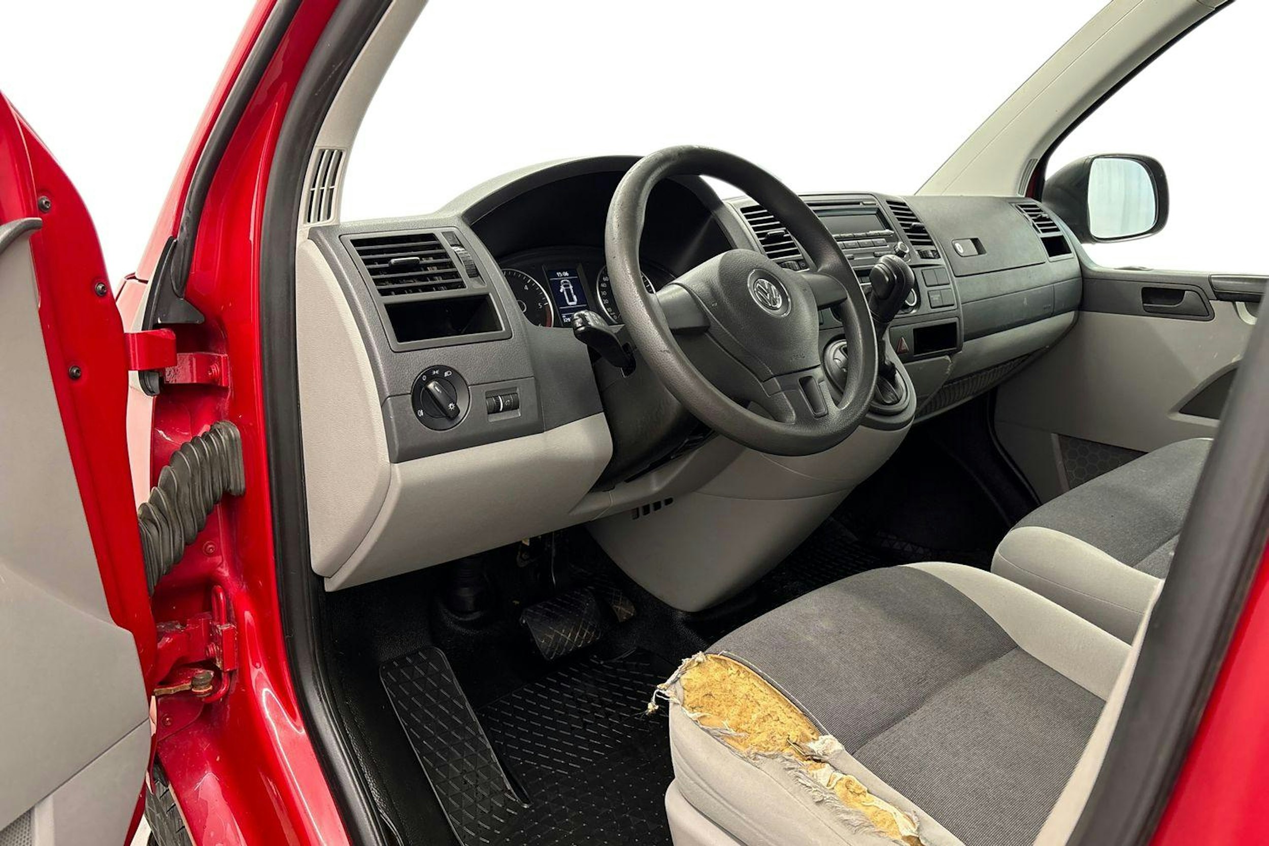 Punainen Volkswagen TRANSPORTER 2014 kuva 6.