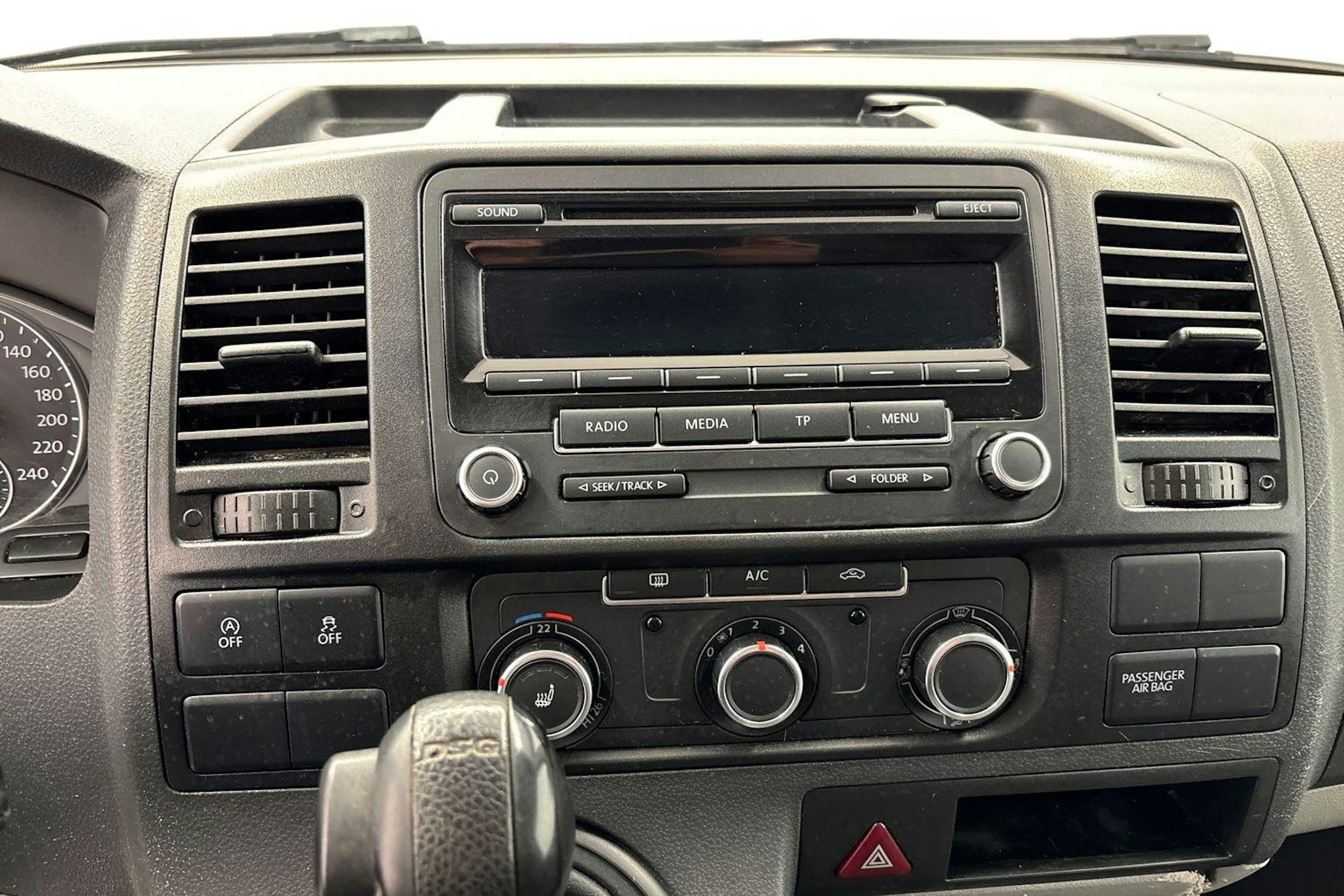Punainen Volkswagen TRANSPORTER 2014 kuva 7.