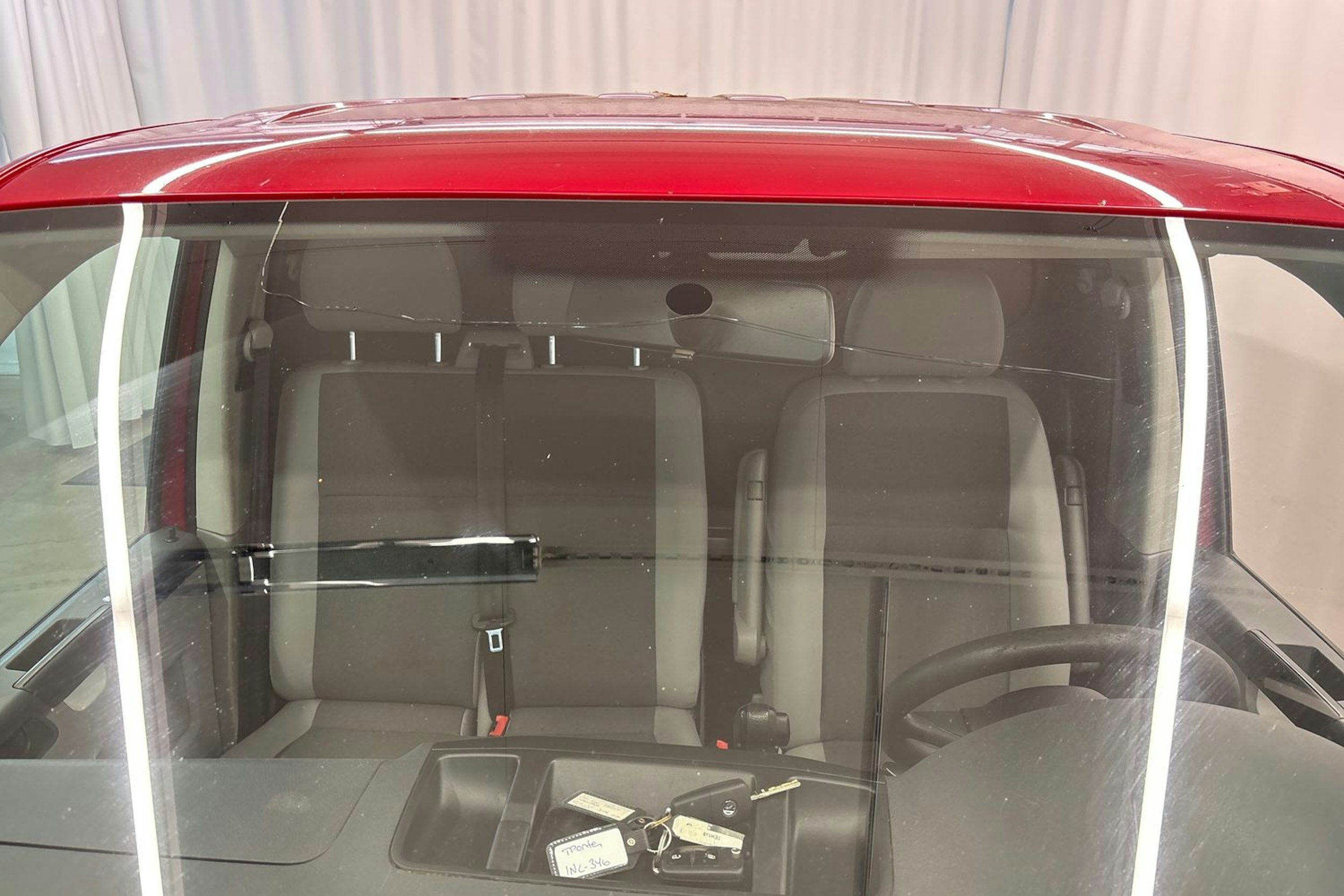 Punainen Volkswagen TRANSPORTER 2014 kuva 18.