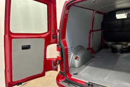 Punainen Volkswagen TRANSPORTER 2014 kuva 20.