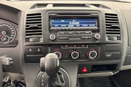 Punainen Volkswagen TRANSPORTER 2014 kuva 29.