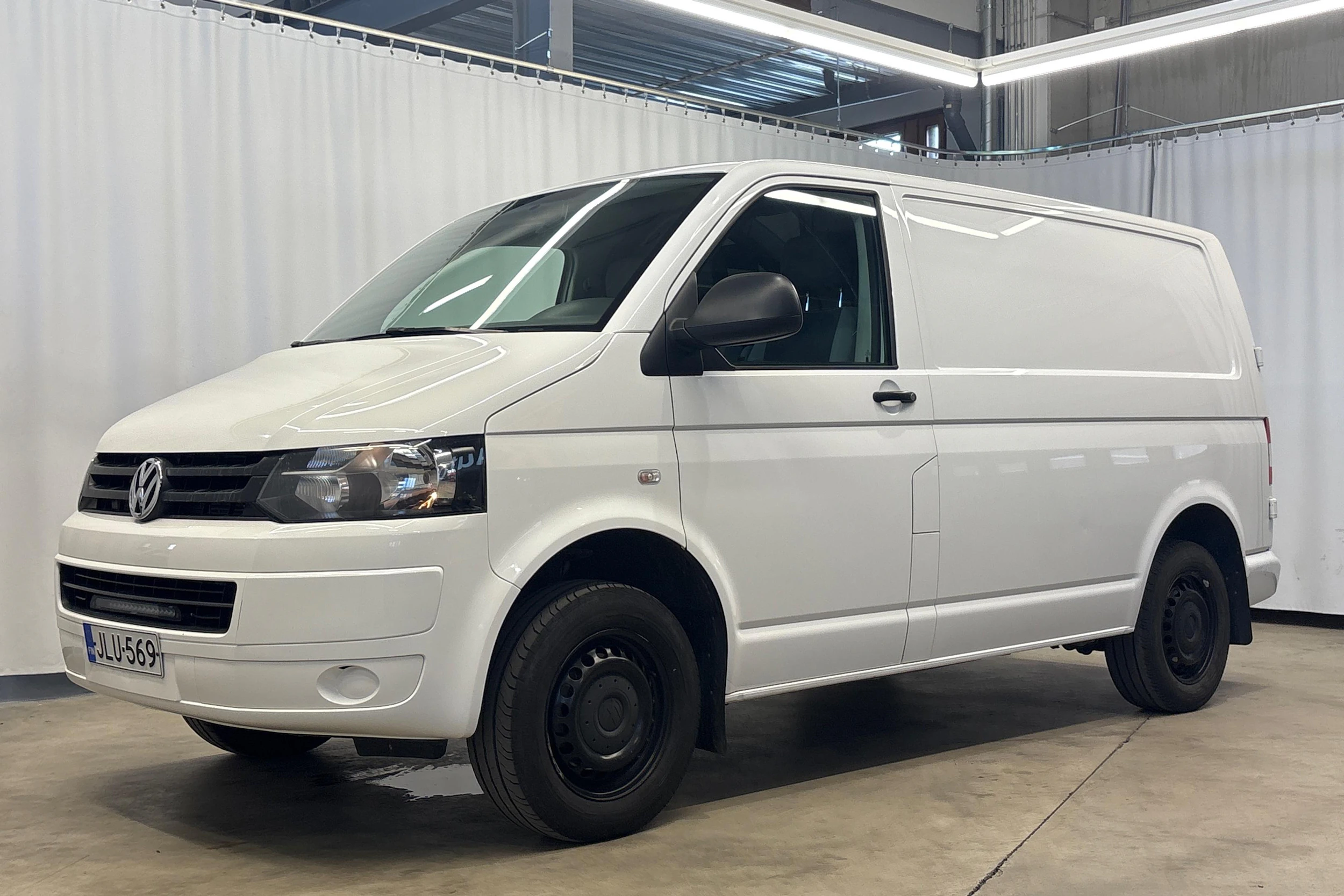 valkoinen Volkswagen Transporter 2014 kuva 6.