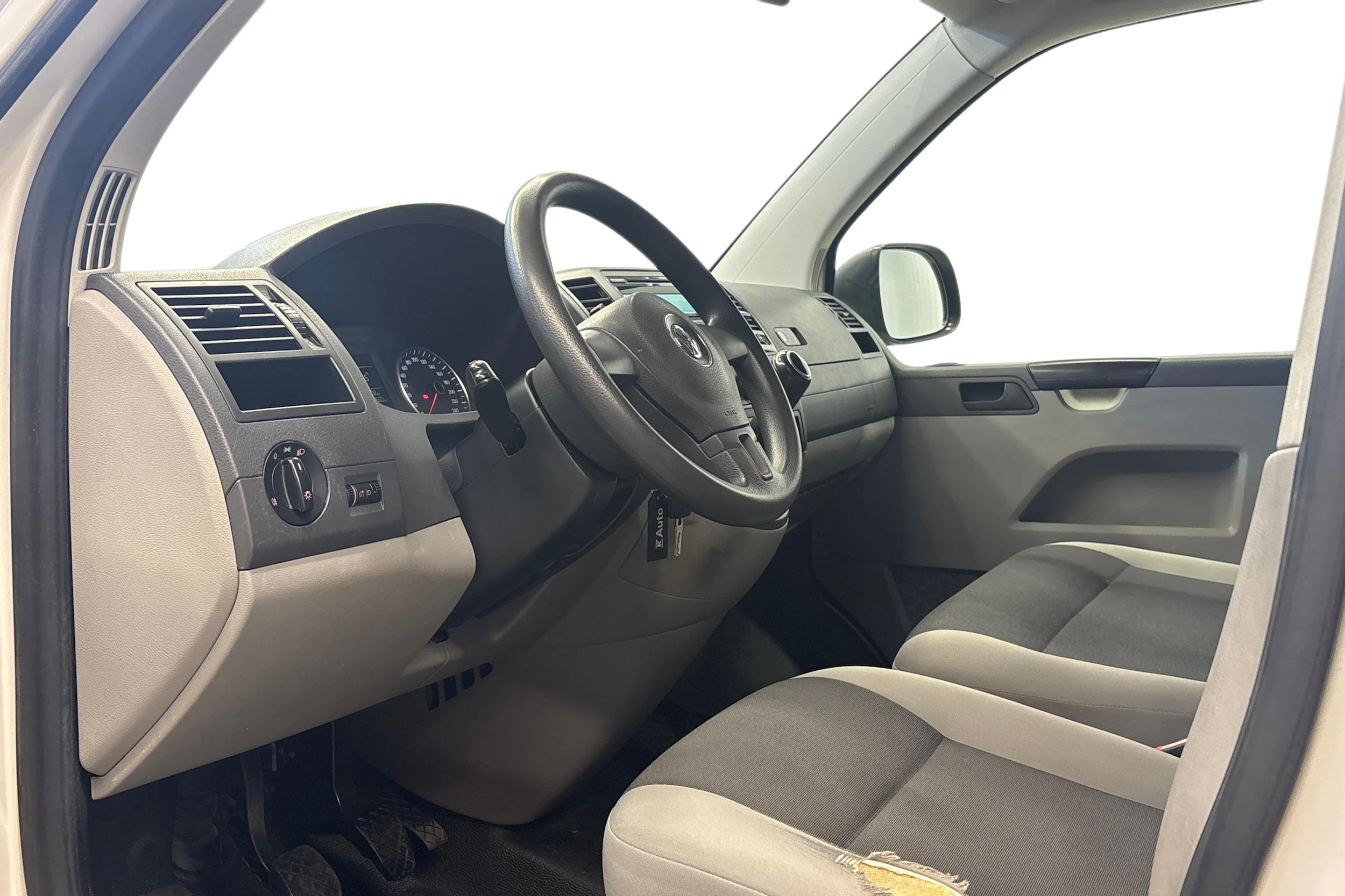 valkoinen Volkswagen Transporter 2014 kuva 8.