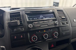 valkoinen Volkswagen Transporter 2014 kuva 12.