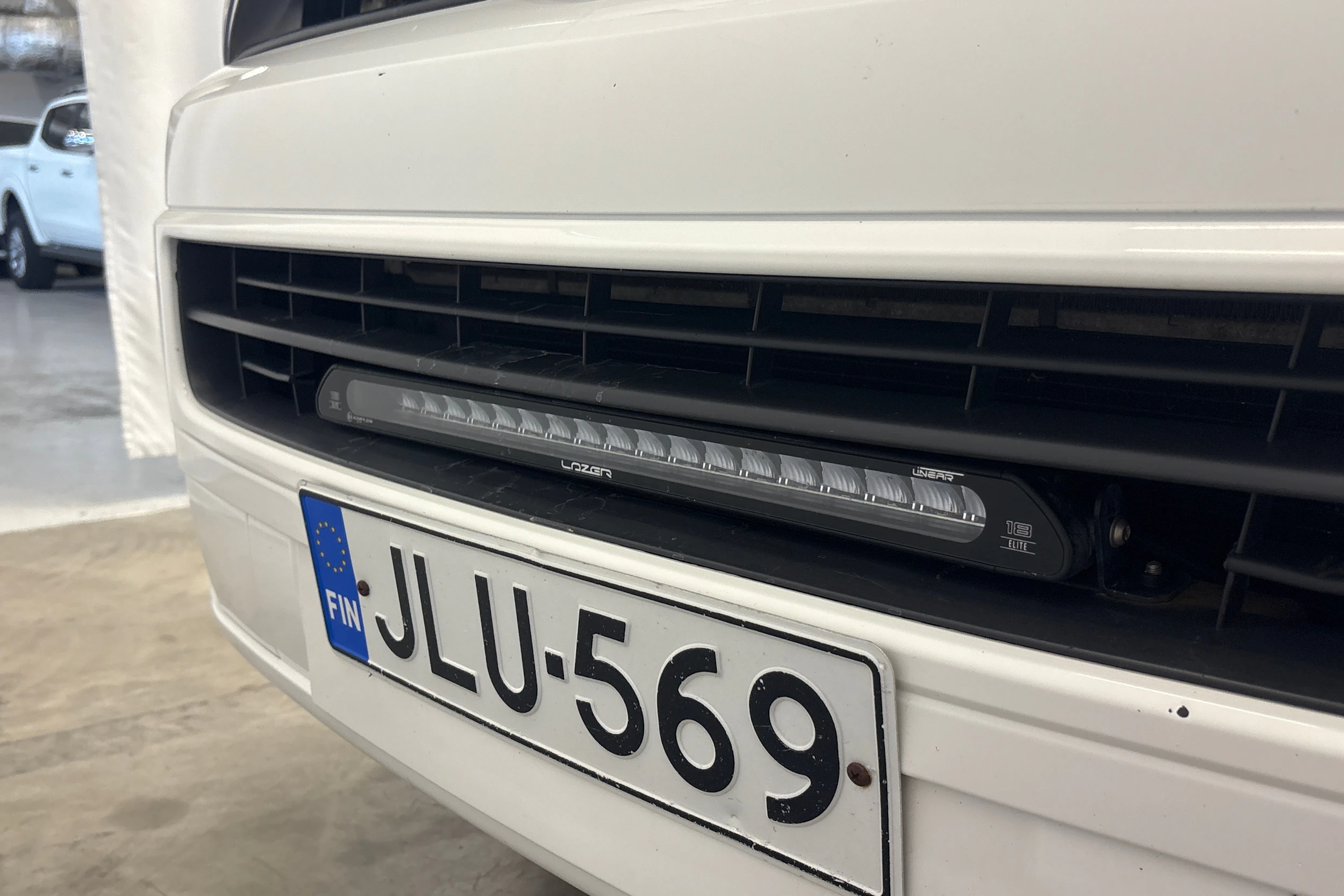 valkoinen Volkswagen Transporter 2014 kuva 23.