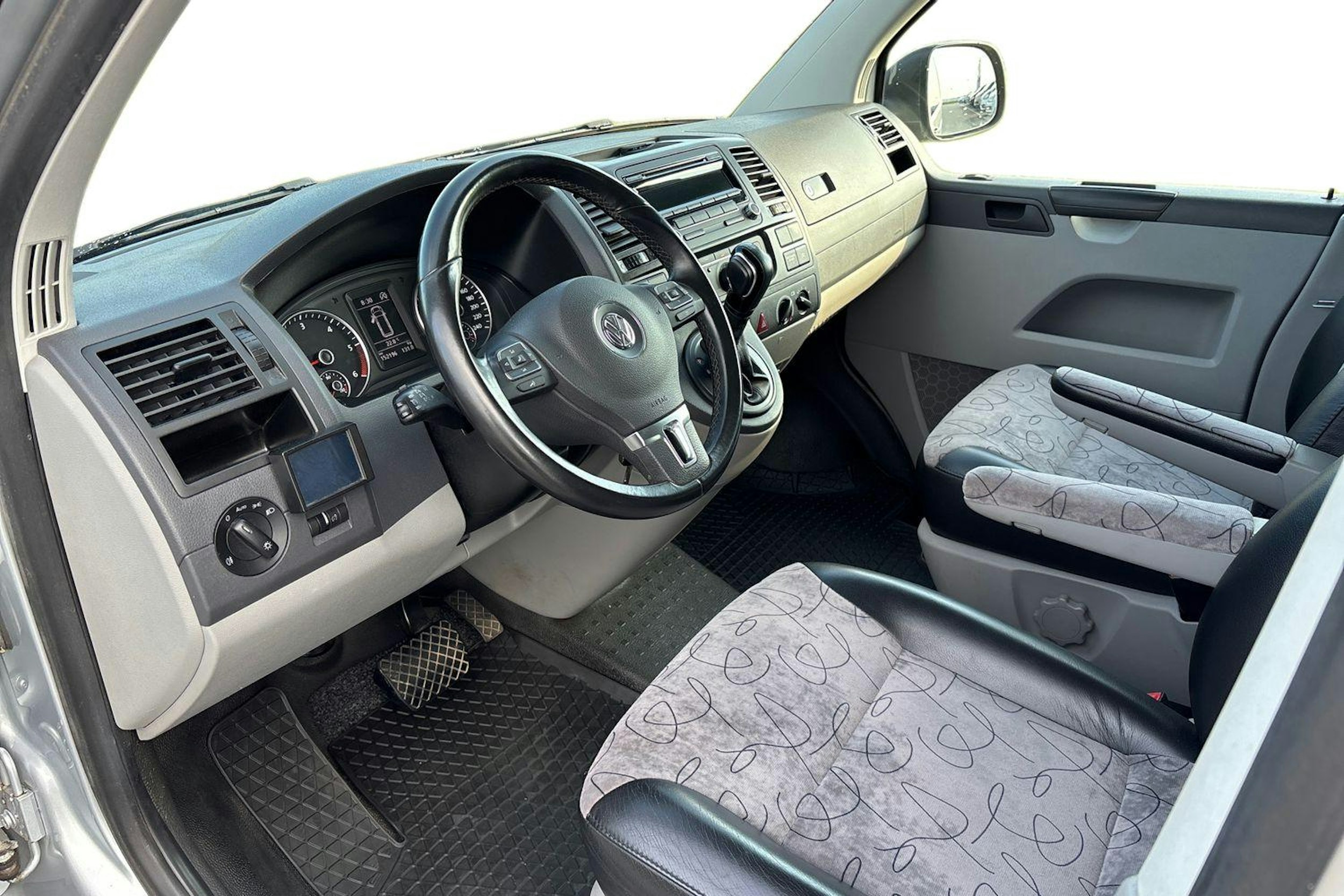 Hopea Volkswagen TRANSPORTER 2014 kuva 8.