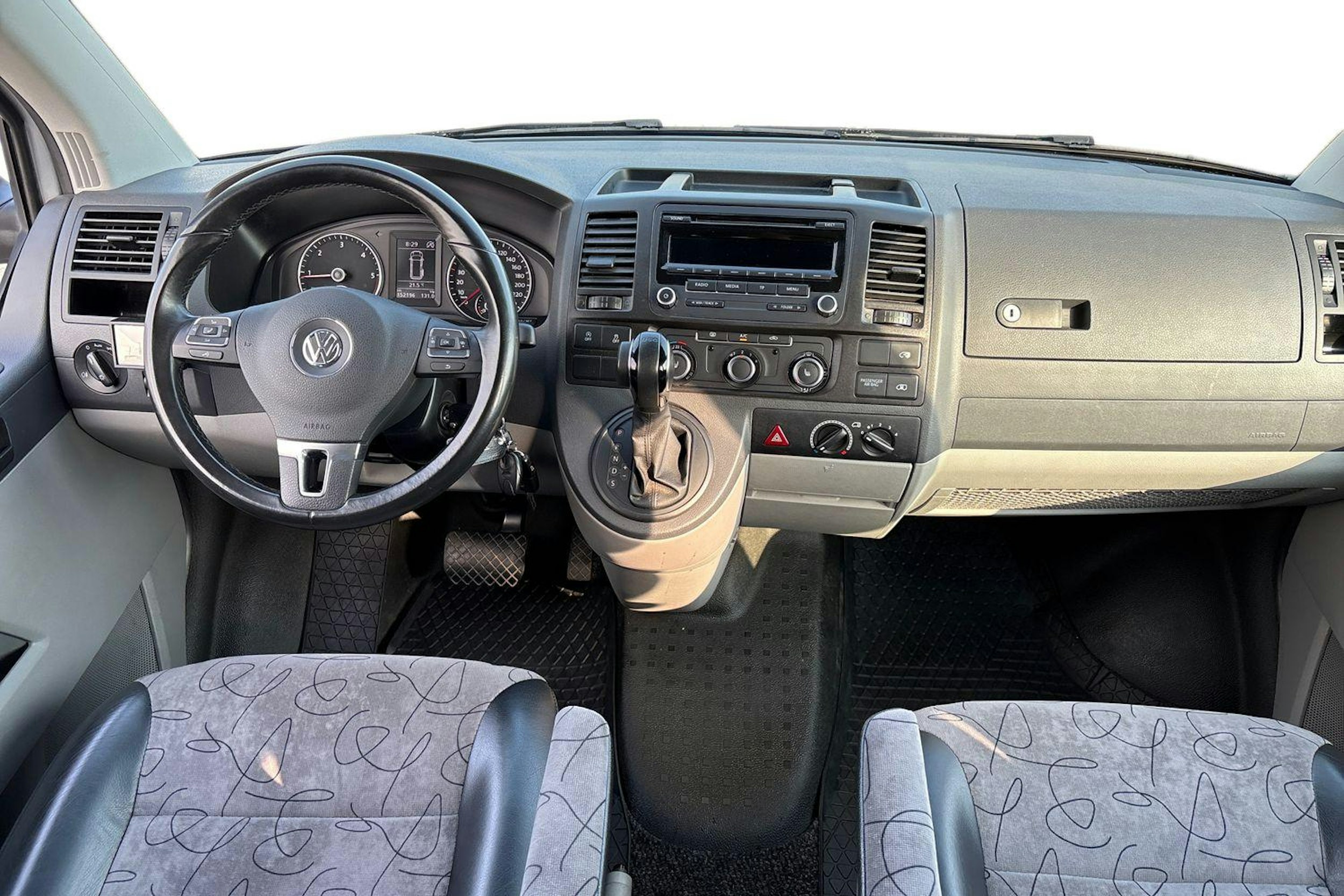 Hopea Volkswagen TRANSPORTER 2014 kuva 9.