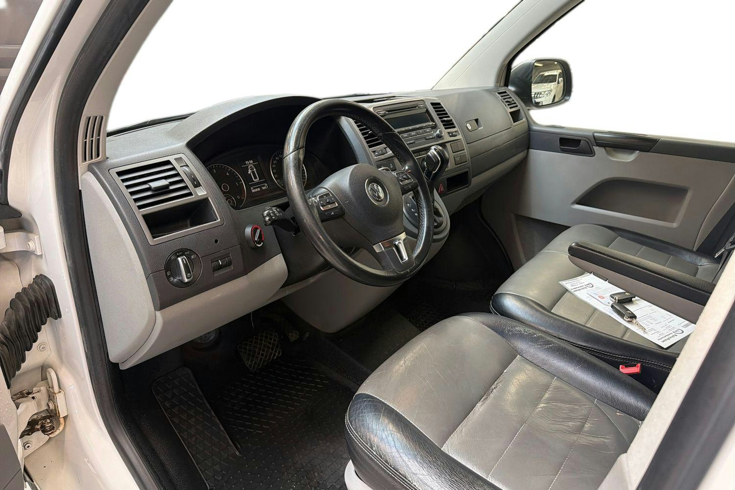 valkoinen Volkswagen Transporter 2014 kuva 7.