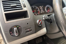 valkoinen Volkswagen Transporter 2014 kuva 16.