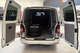 valkoinen Volkswagen Transporter 2014 kuva 17.