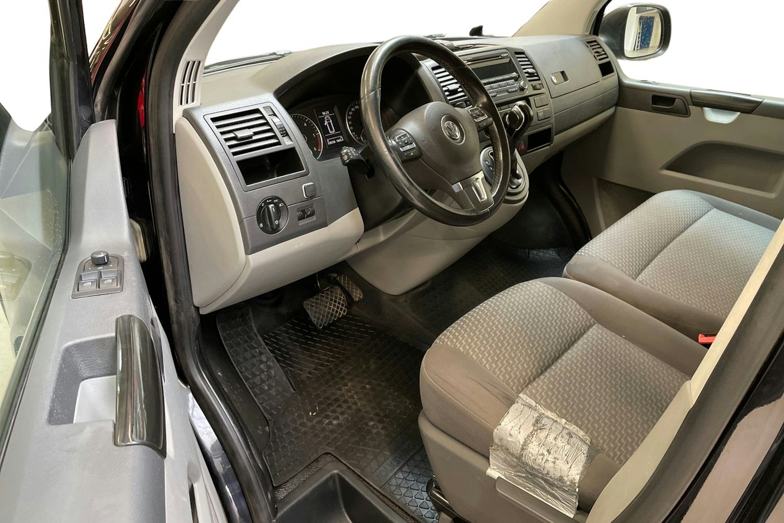 musta Volkswagen Transporter 2014 kuva 8.