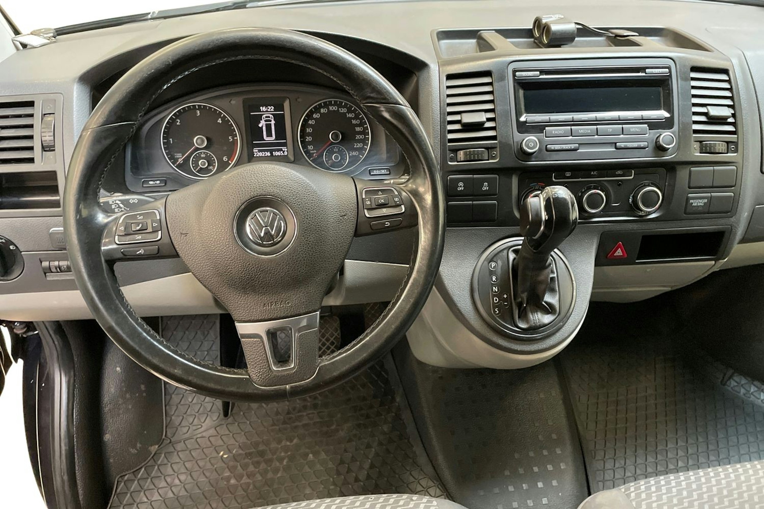 musta Volkswagen Transporter 2014 kuva 9.