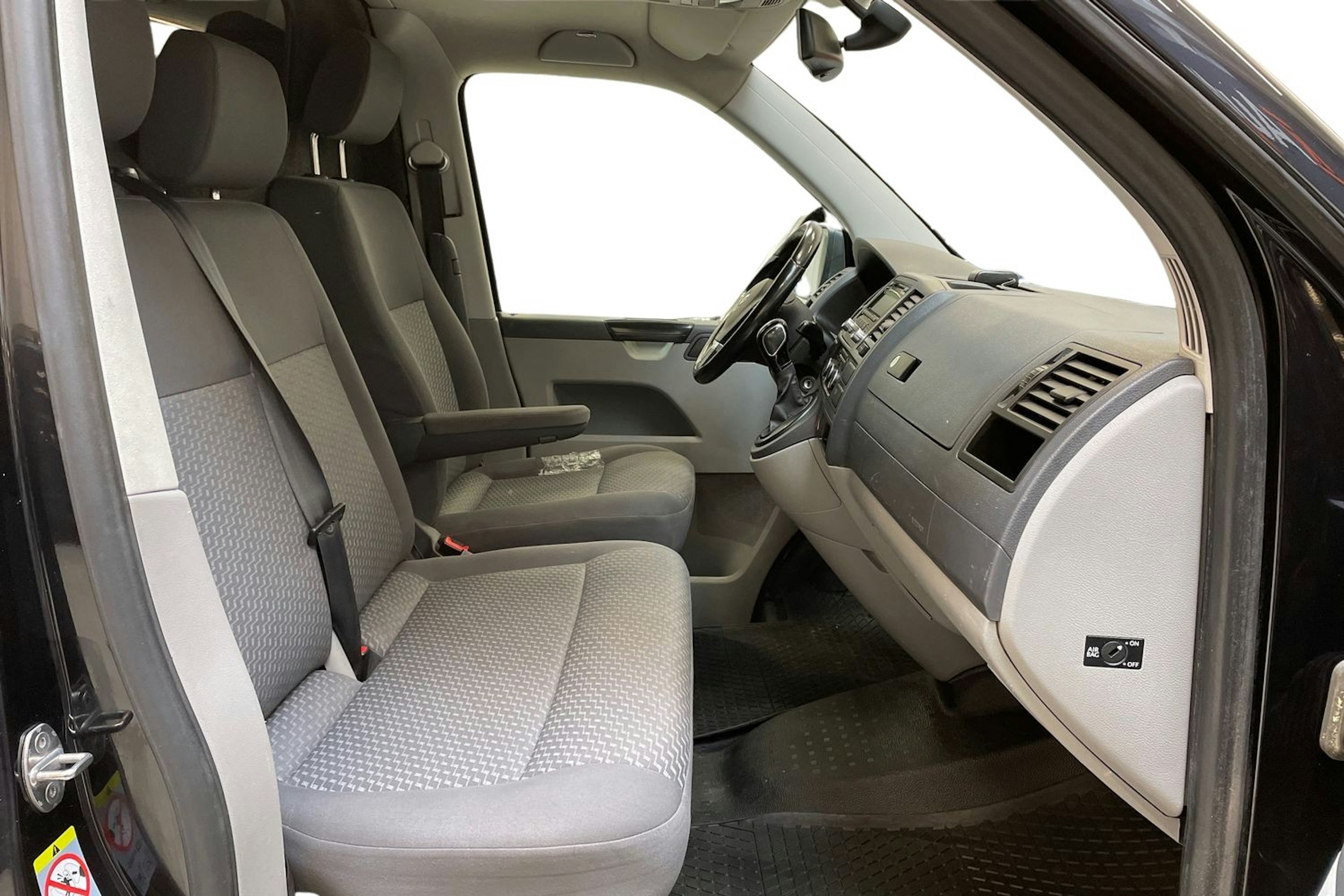 musta Volkswagen Transporter 2014 kuva 10.
