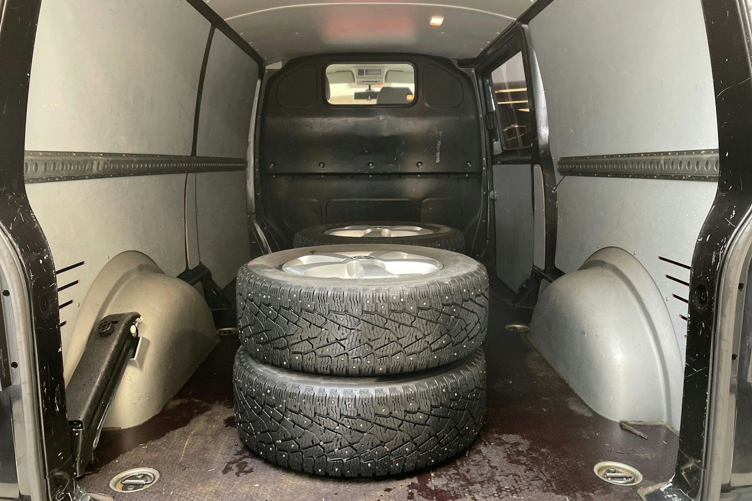 musta Volkswagen Transporter 2014 kuva 19.