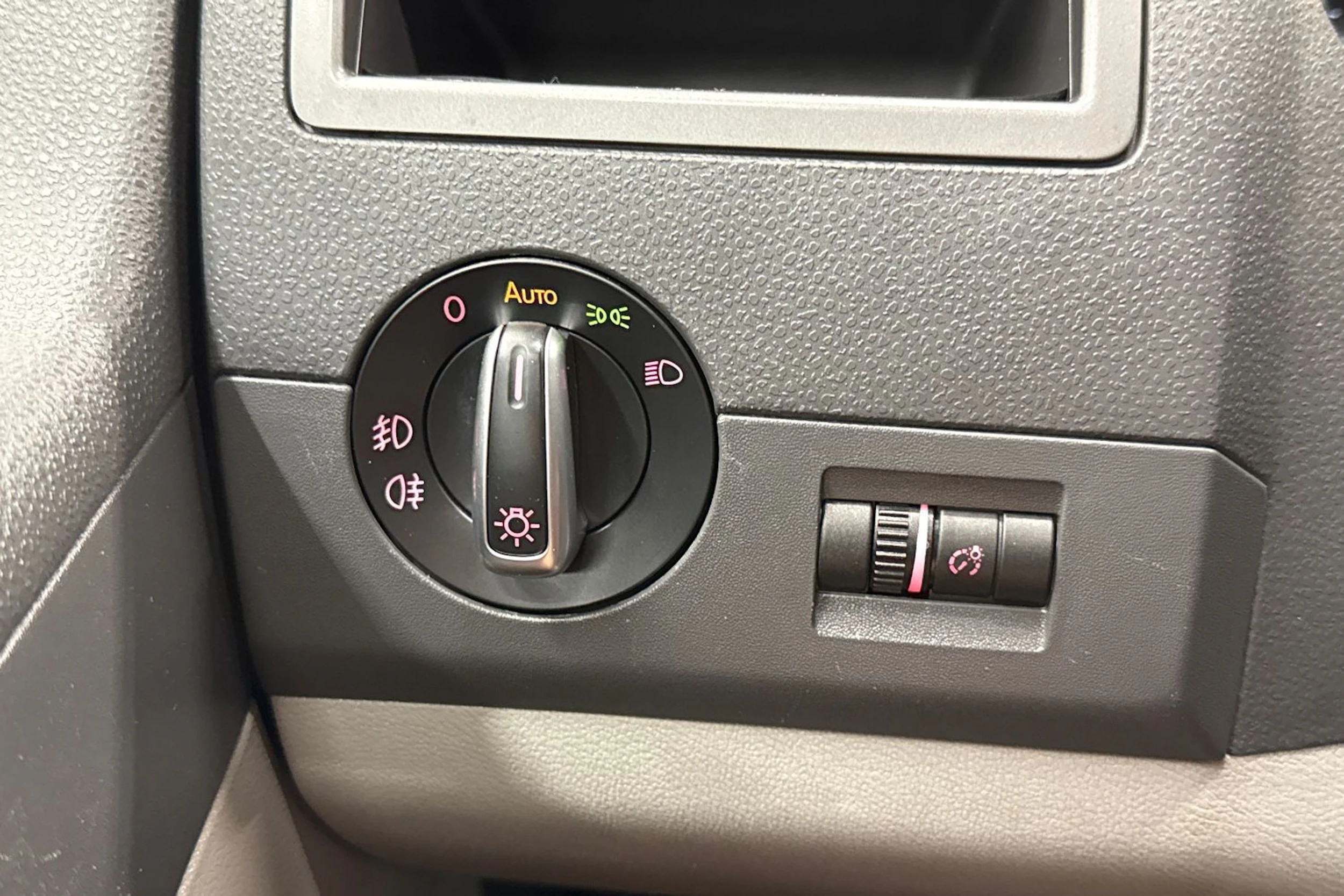 Valkoinen Volkswagen TRANSPORTER 2014 kuva 18.
