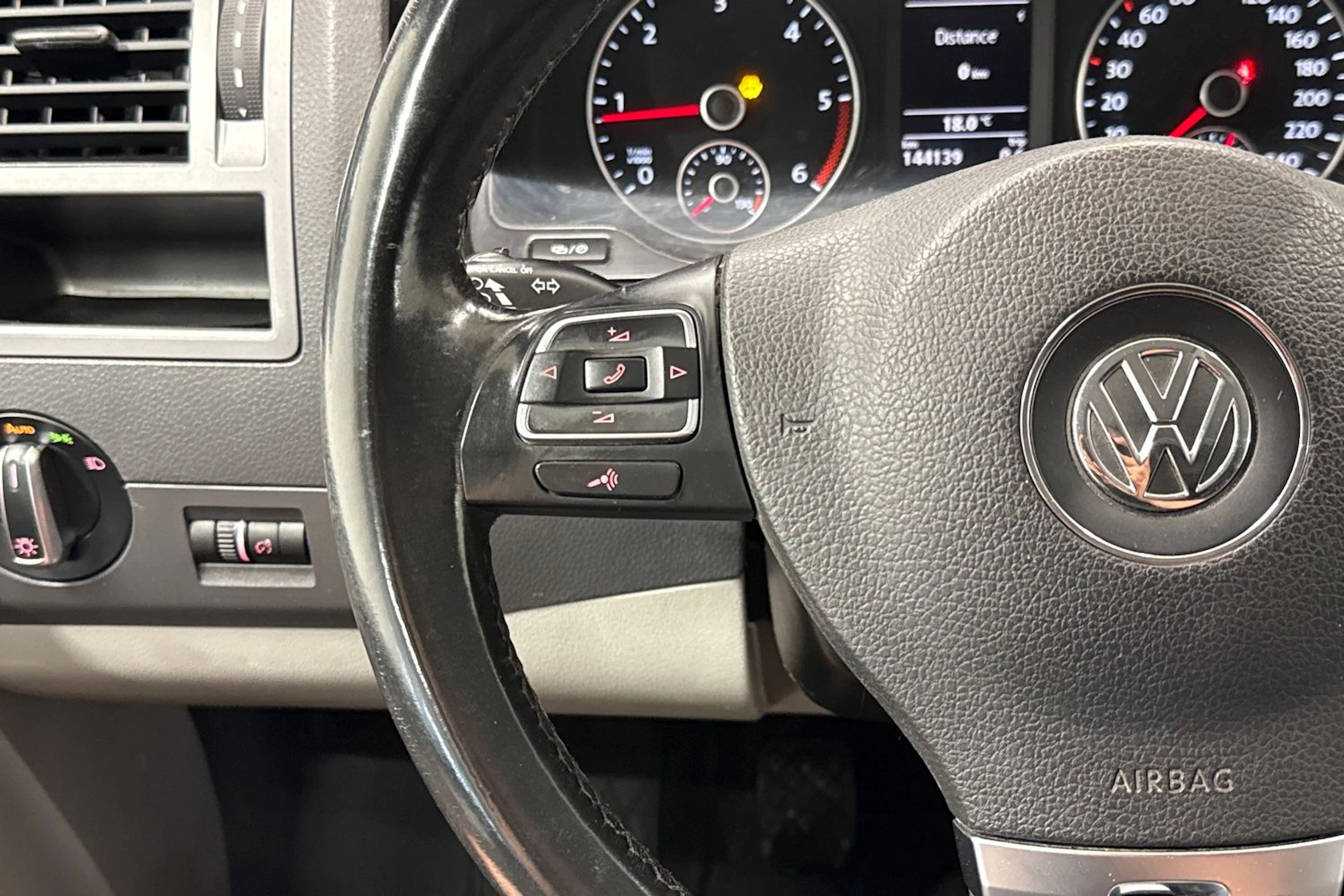 Valkoinen Volkswagen TRANSPORTER 2014 kuva 20.