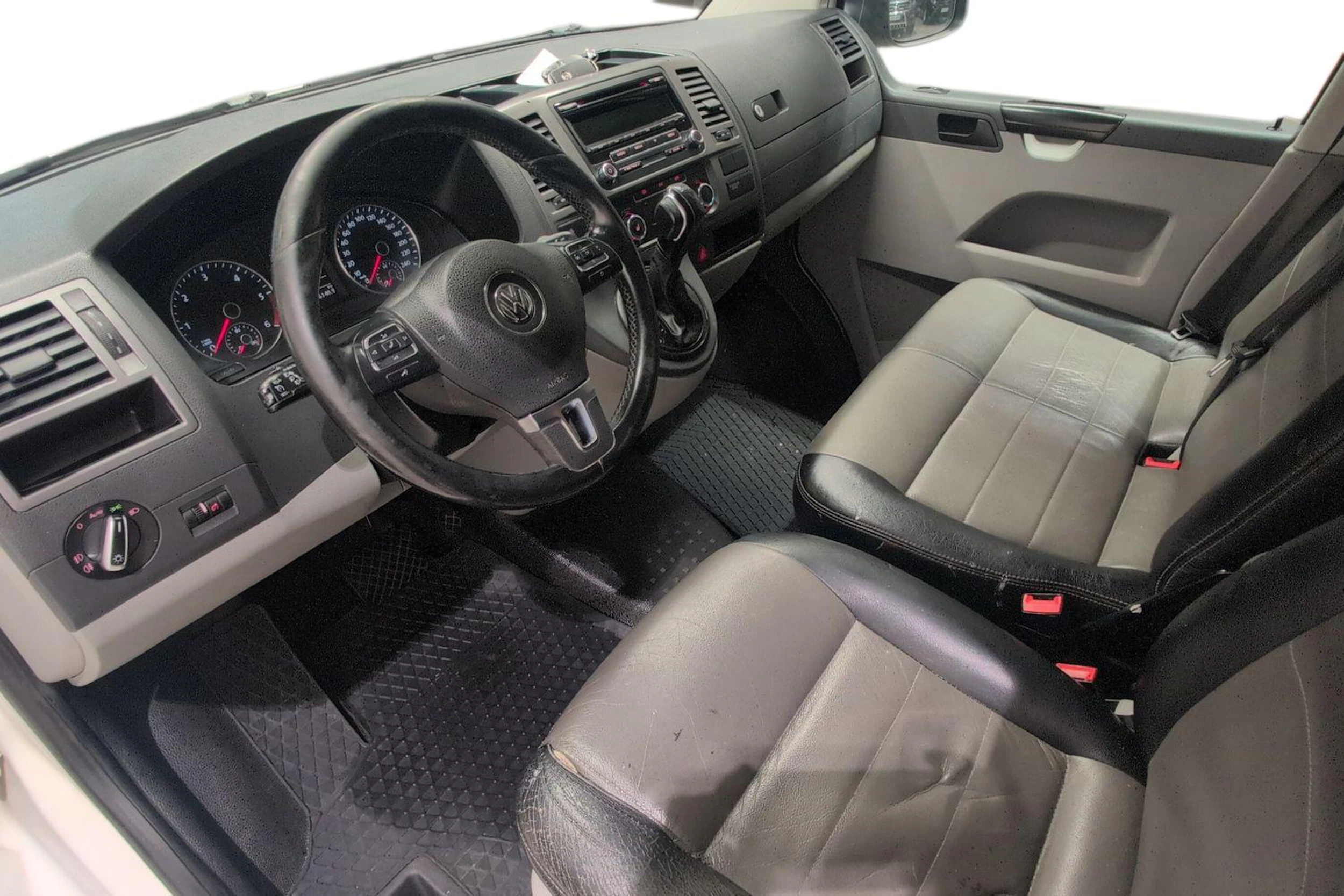 valkoinen Volkswagen Transporter 2014 kuva 8.