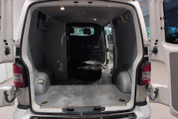 valkoinen Volkswagen Transporter 2014 kuva 17.