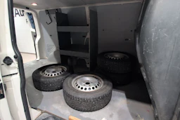 valkoinen Volkswagen Transporter 2014 kuva 18.