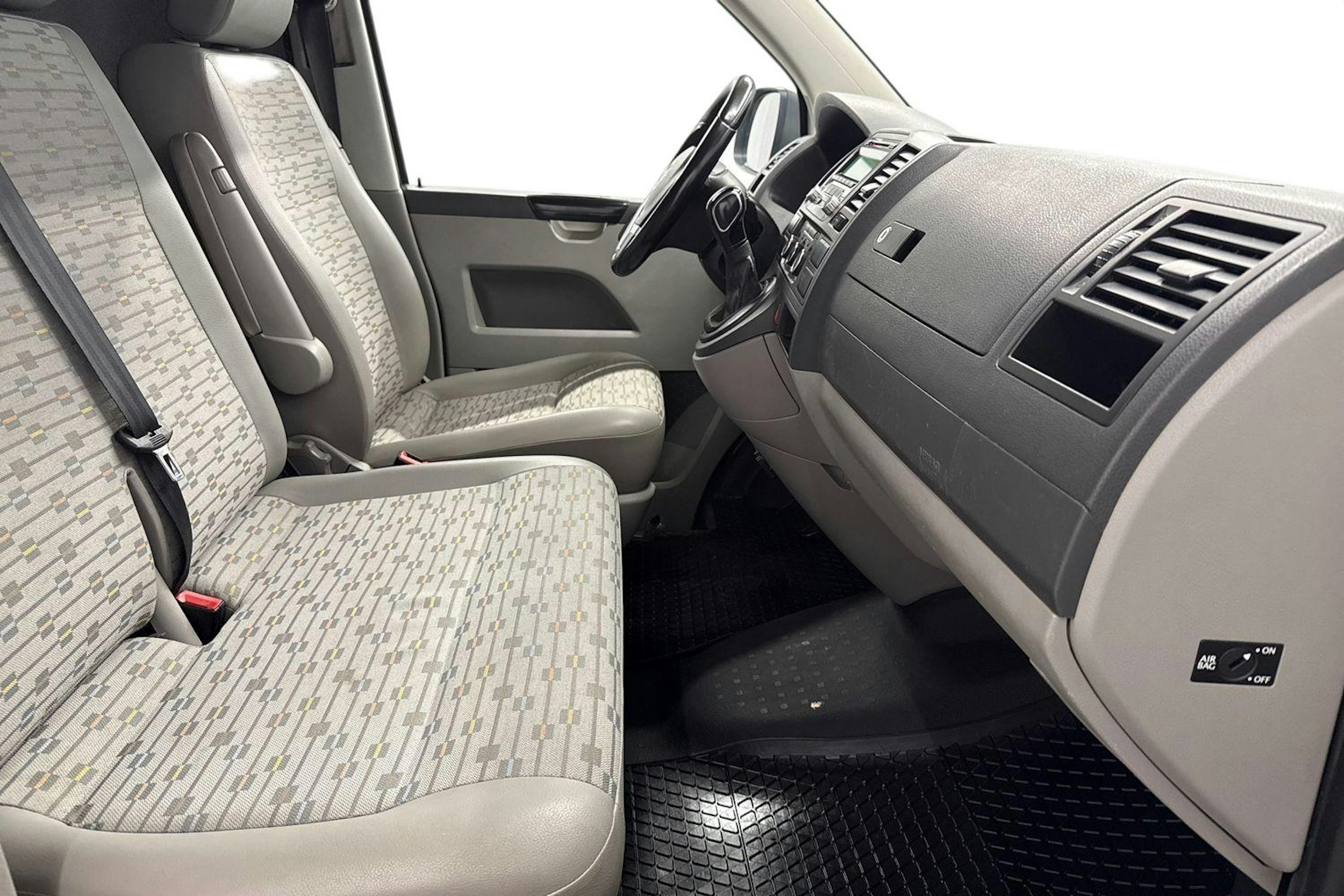 valkoinen Volkswagen Transporter 2014 kuva 9.