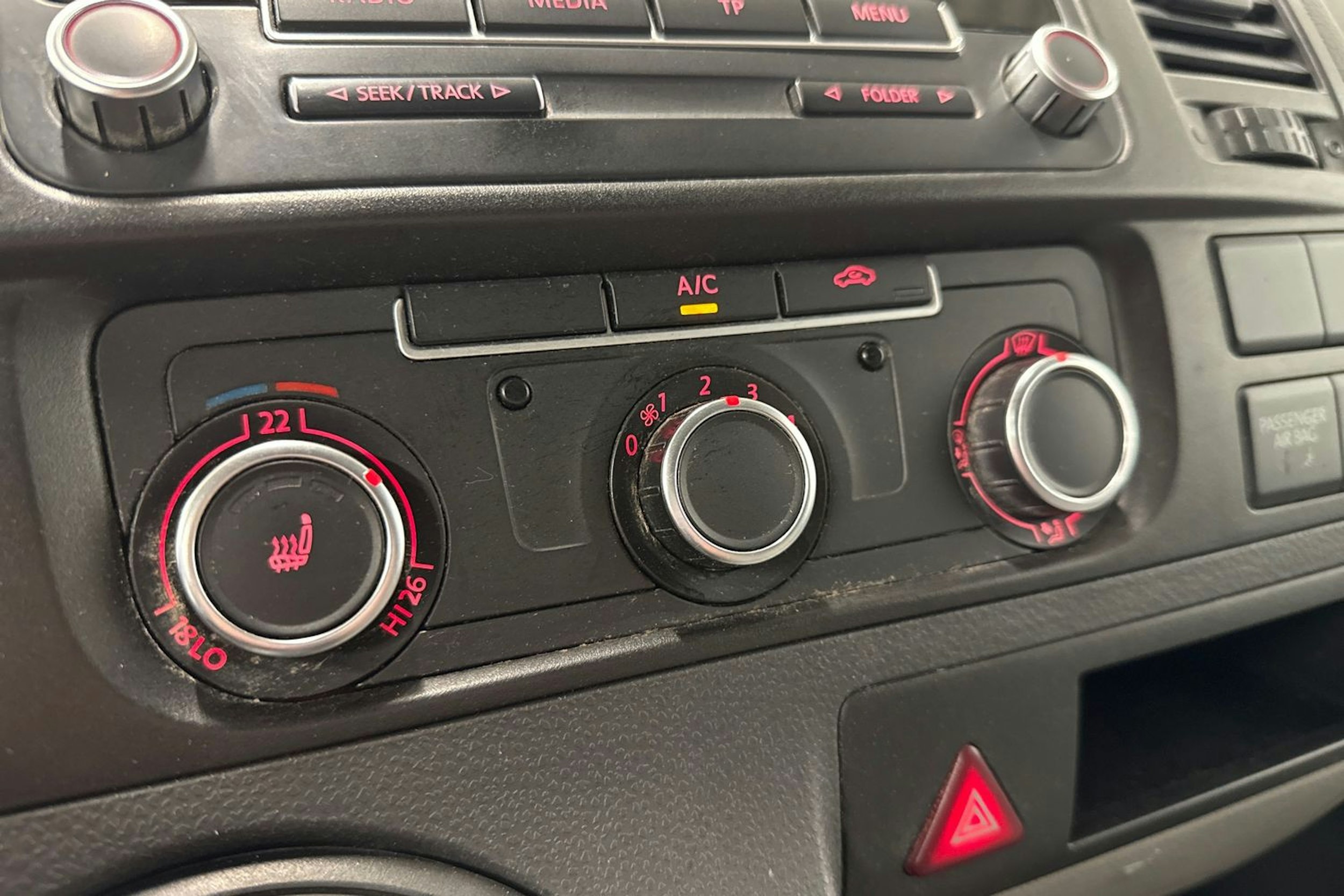 valkoinen Volkswagen Transporter 2014 kuva 22.