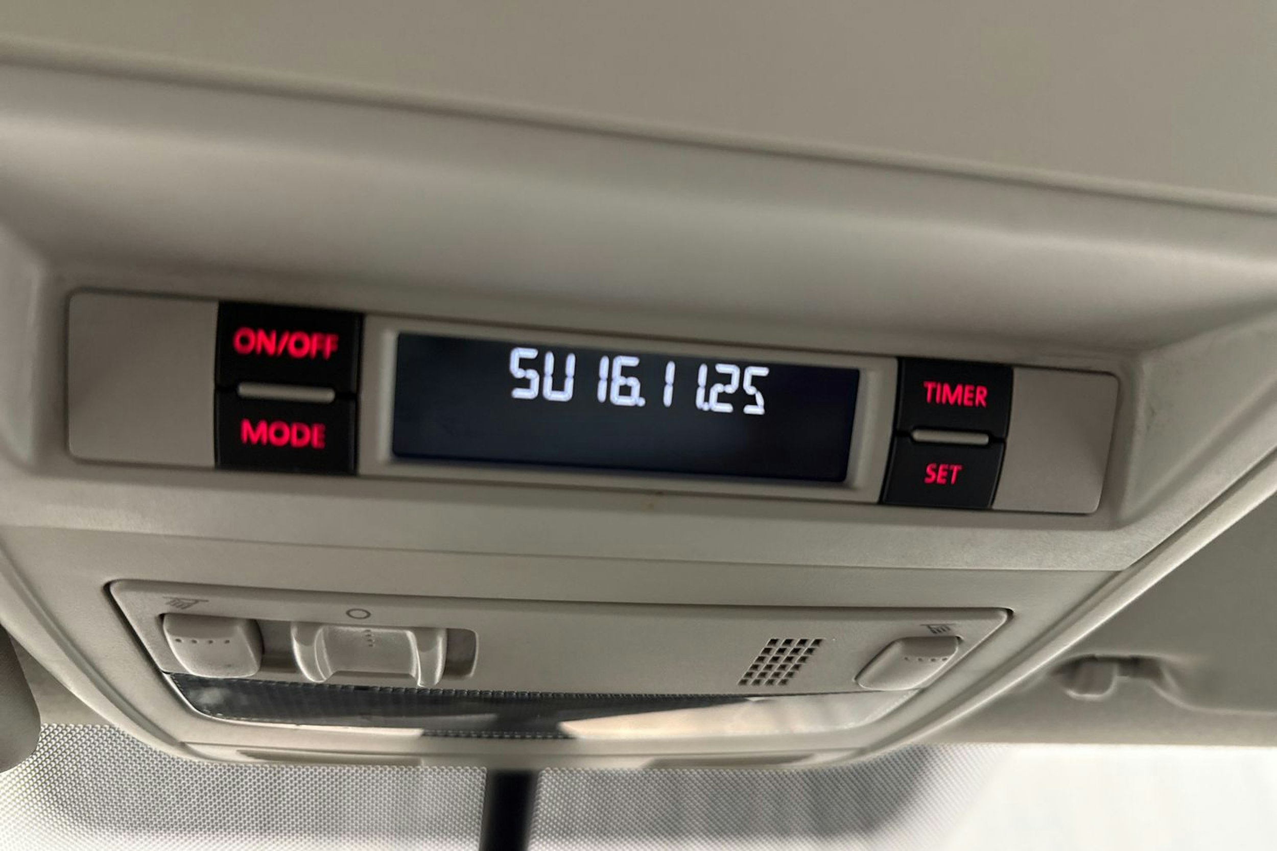 valkoinen Volkswagen Transporter 2014 kuva 24.