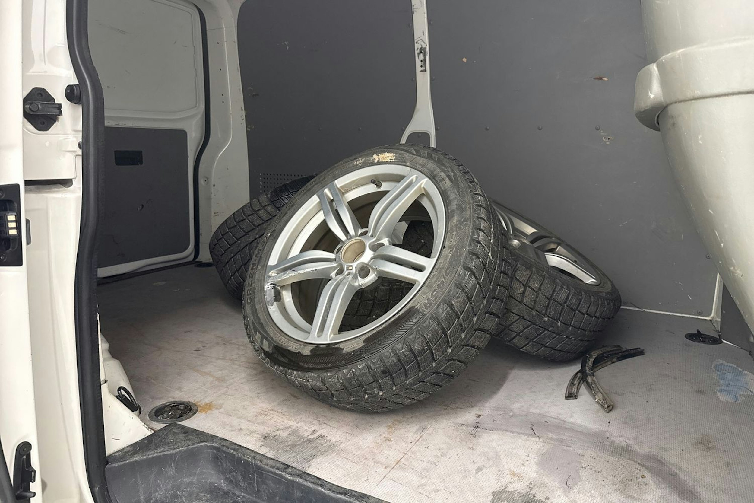 valkoinen Volkswagen Transporter 2014 kuva 28.