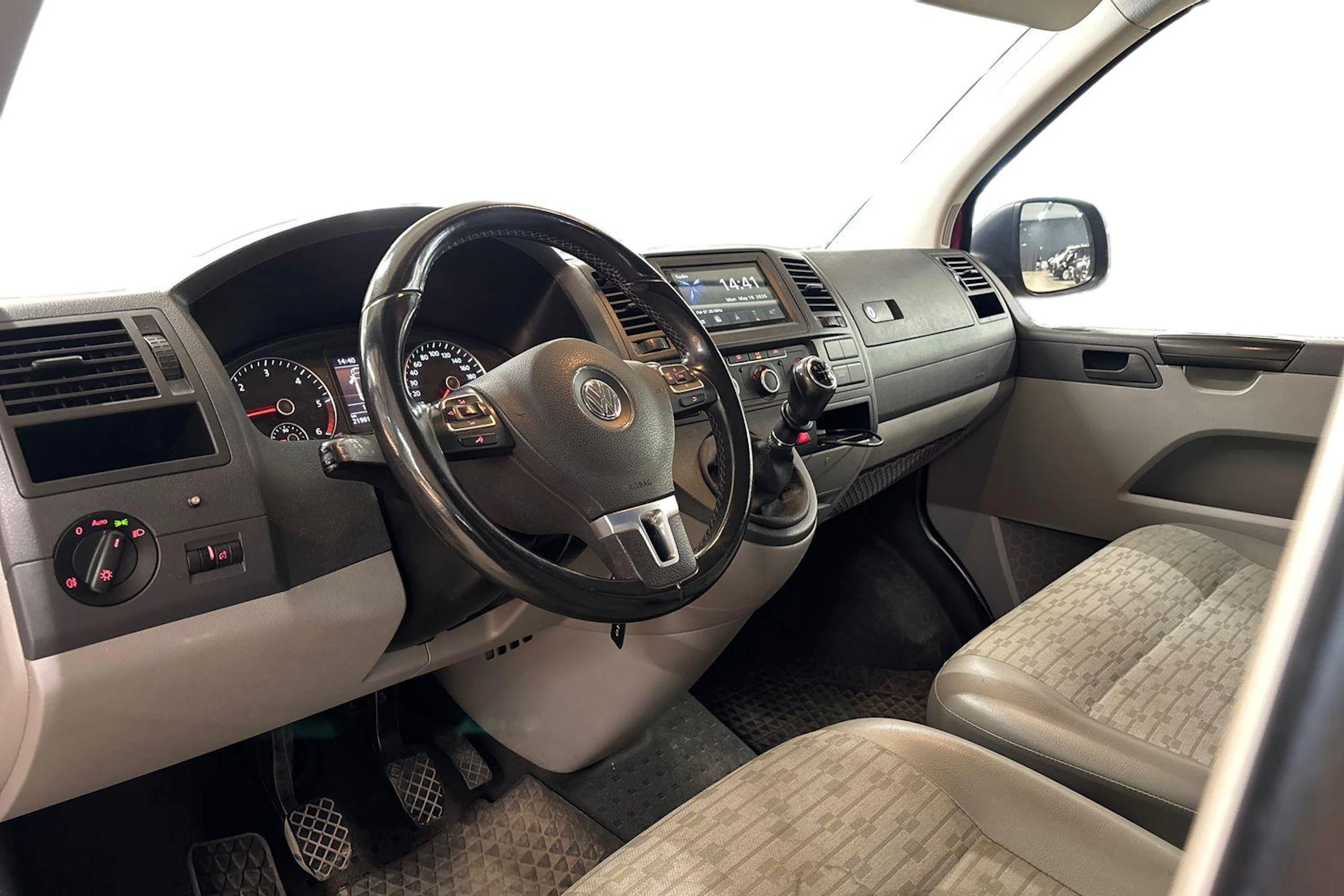 punainen Volkswagen Transporter 2014 kuva 3.