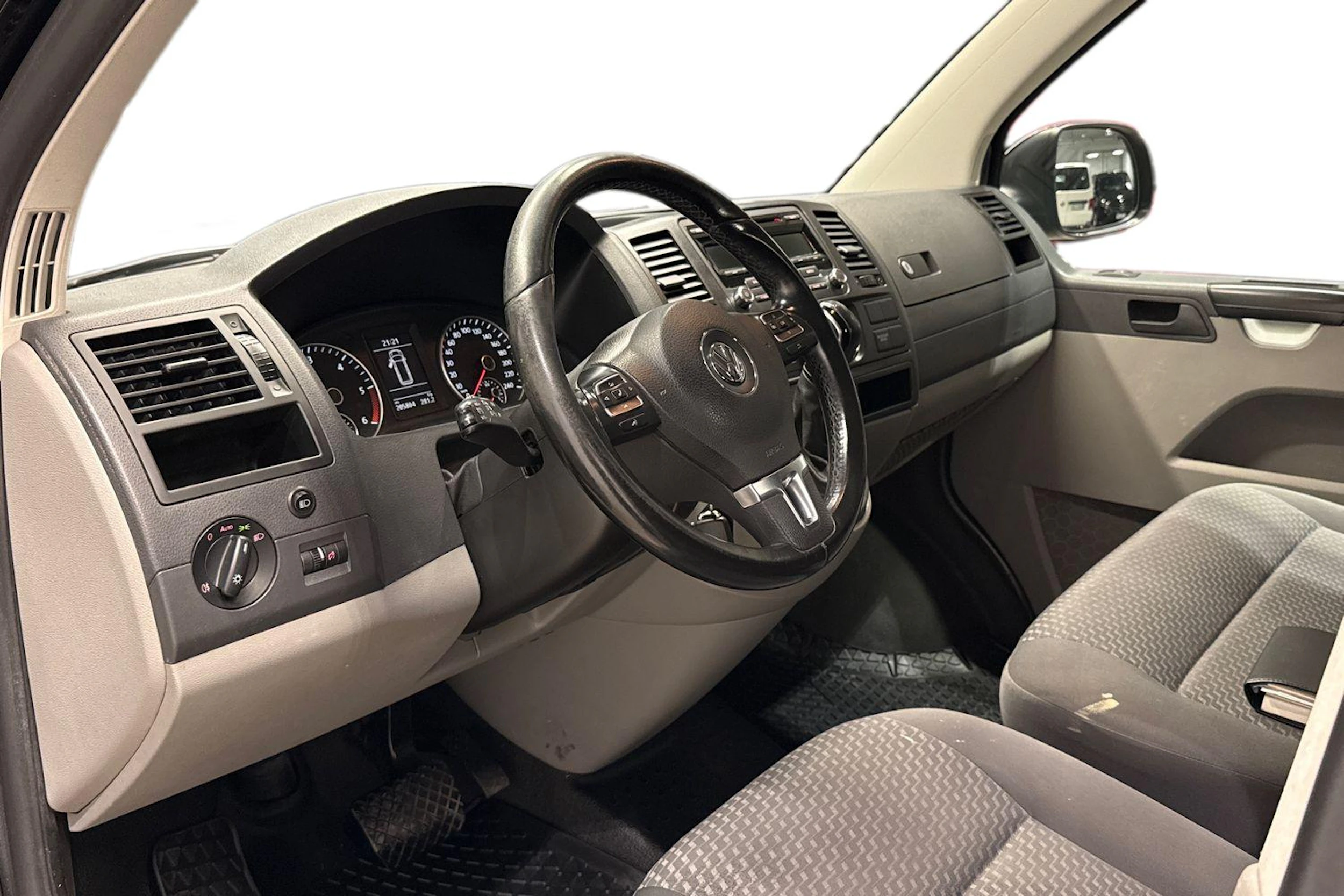 Musta Volkswagen TRANSPORTER 2015 kuva 8.
