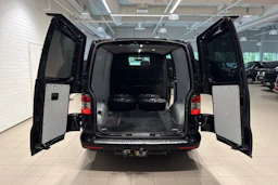 Musta Volkswagen TRANSPORTER 2015 kuva 15.