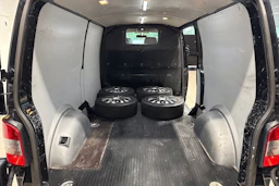 Musta Volkswagen TRANSPORTER 2015 kuva 16.