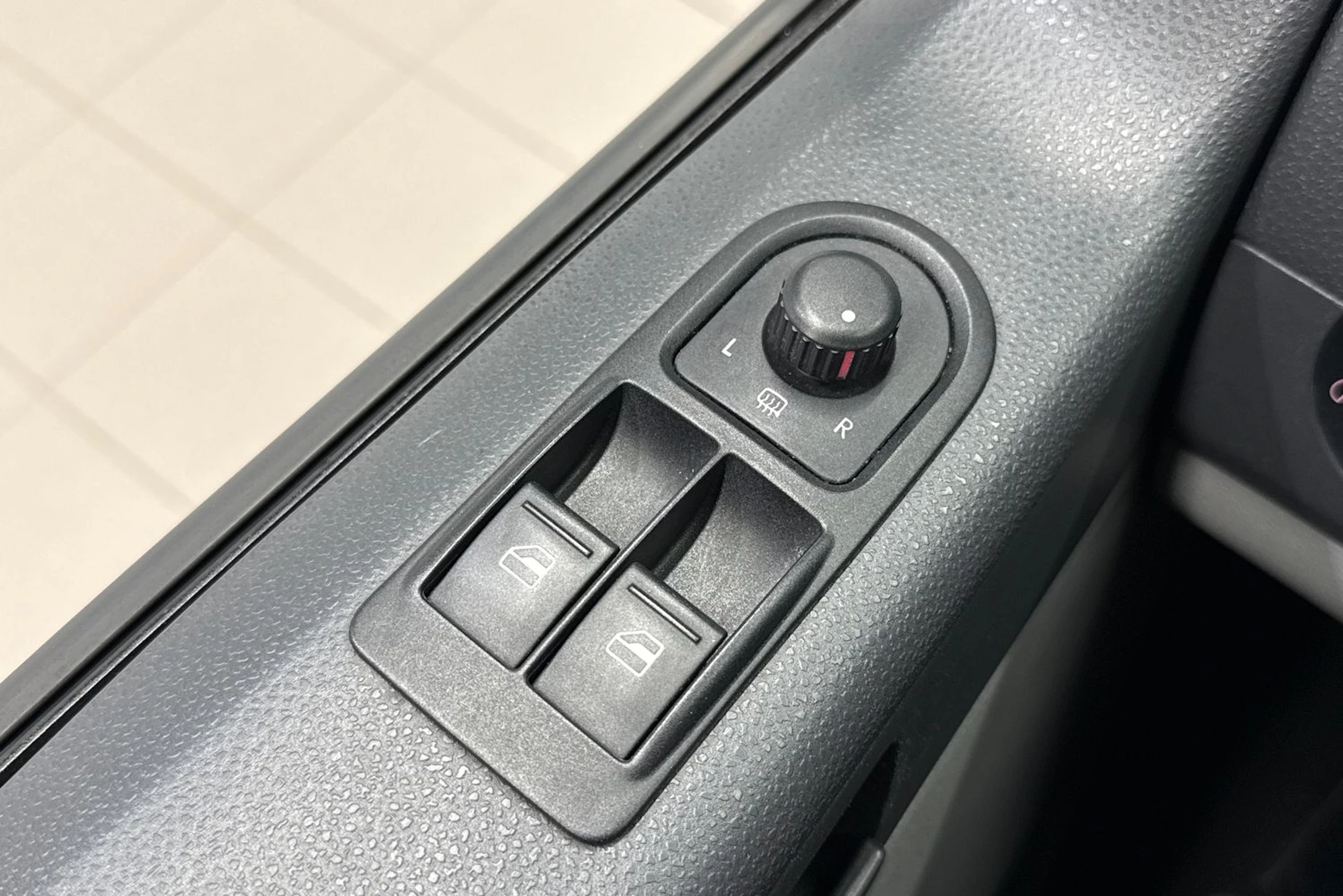 Musta Volkswagen TRANSPORTER 2015 kuva 24.
