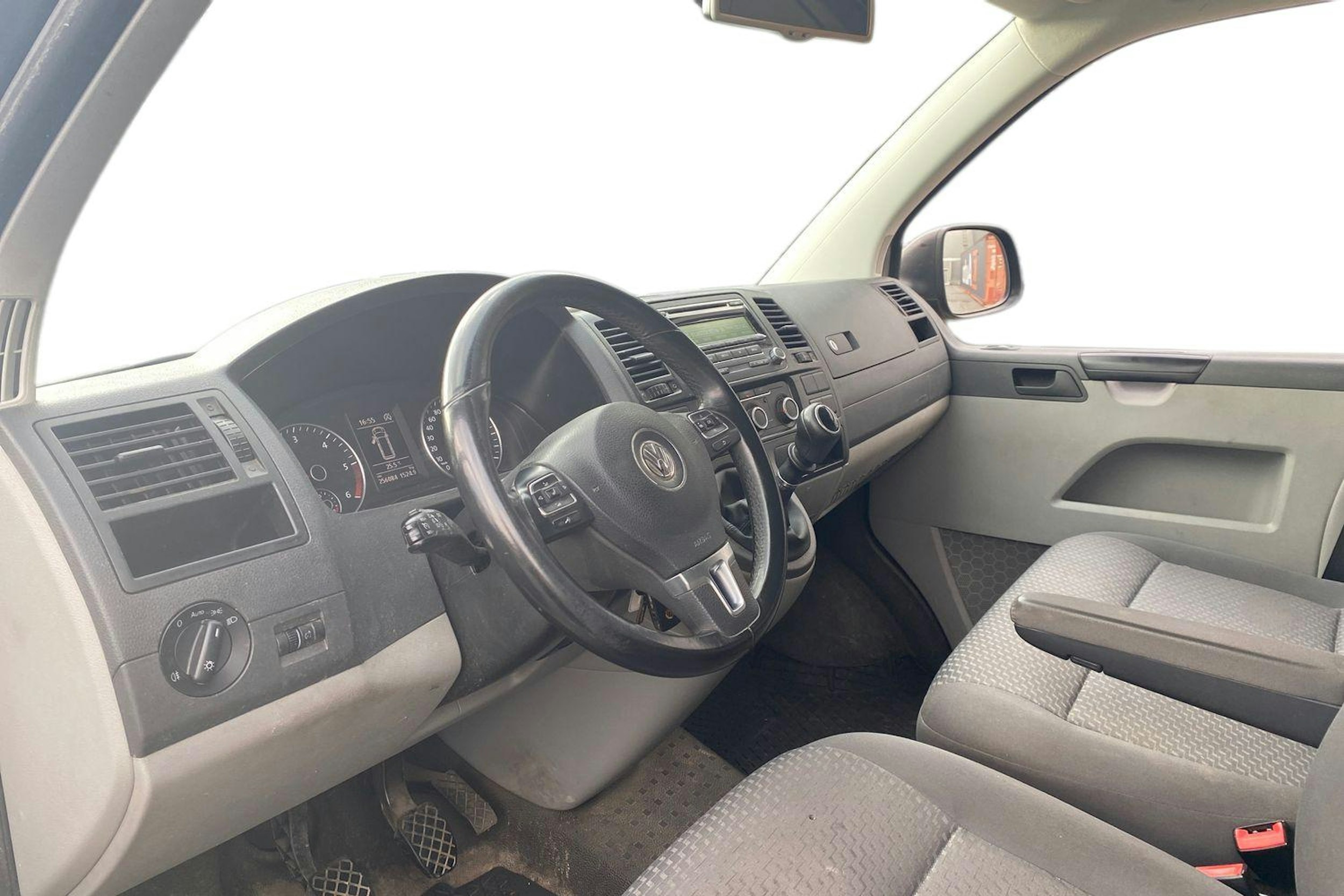 harmaa Volkswagen Transporter 2015 kuva 3.